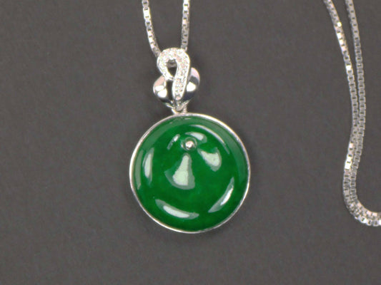 Vintage 18k White Gold Green Jadeite Disc Necklace - 17"