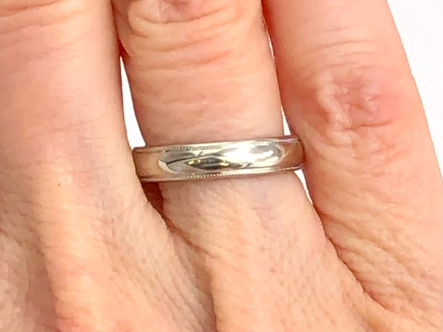 Vintage ArtCarved 14k White Gold Wedding Band: Beaded Edge Stacking Ring, Size 5