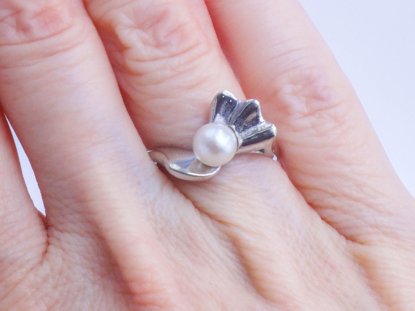 Vintage 14k White Gold White Cultured Pearl Ring Modern Style June Birthstone Ring Size 5.5