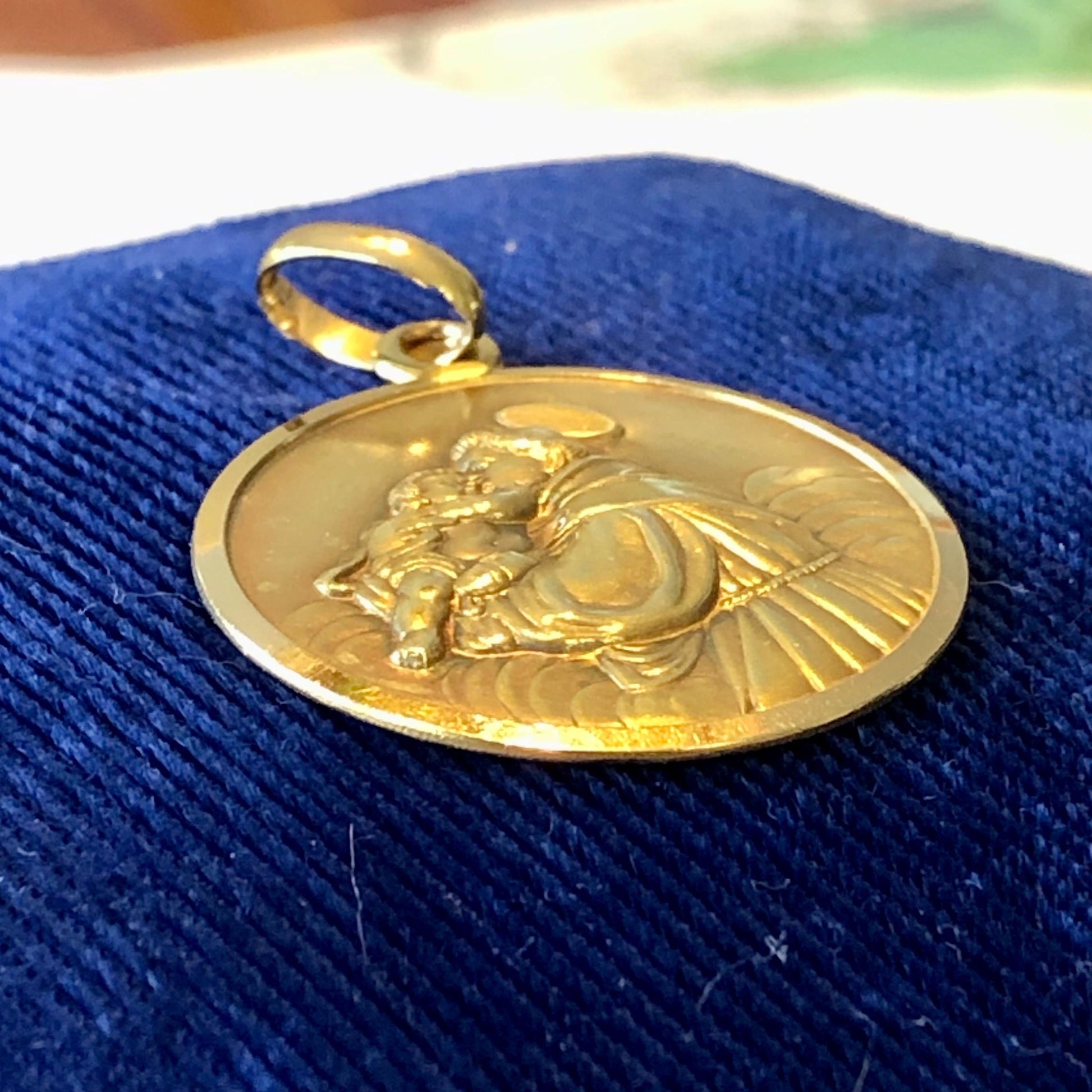 Vintage 18k Yellow Solid Gold Saint Anthony Charm Pendant