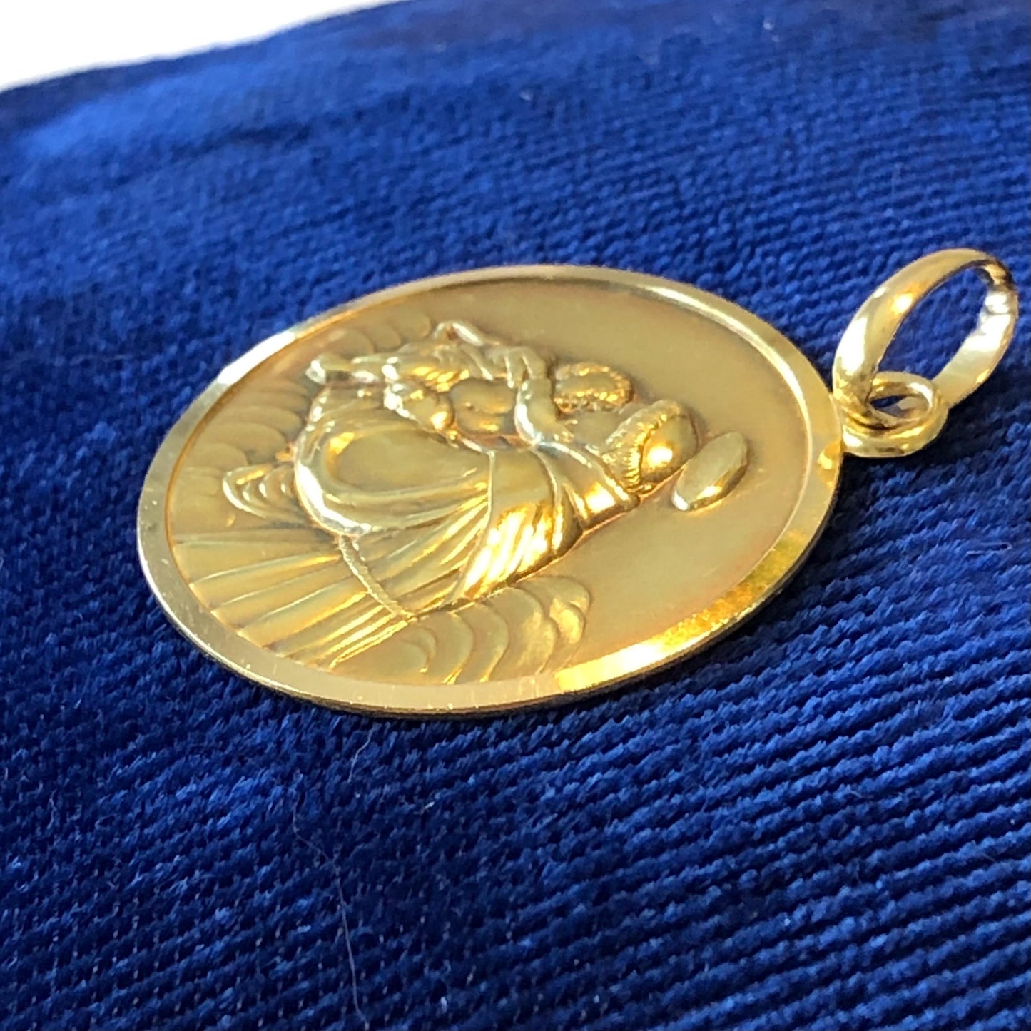 Vintage 18k Yellow Solid Gold Saint Anthony Charm Pendant