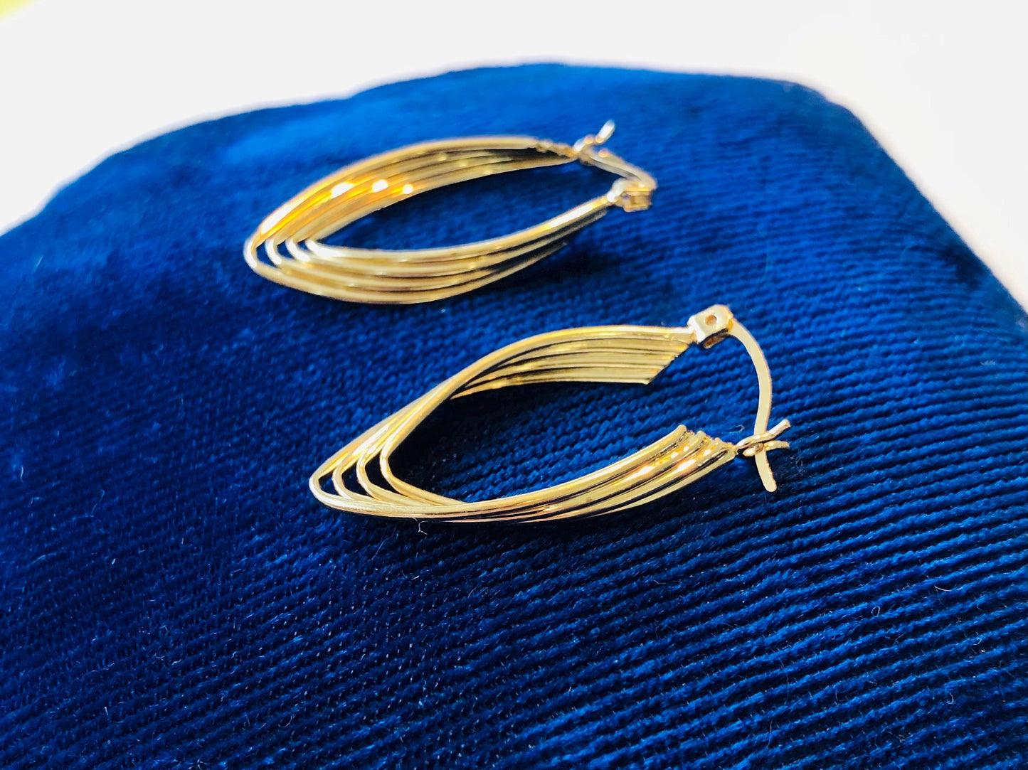 Vintage 14k Yellow Gold U Shape Hoop Earrings