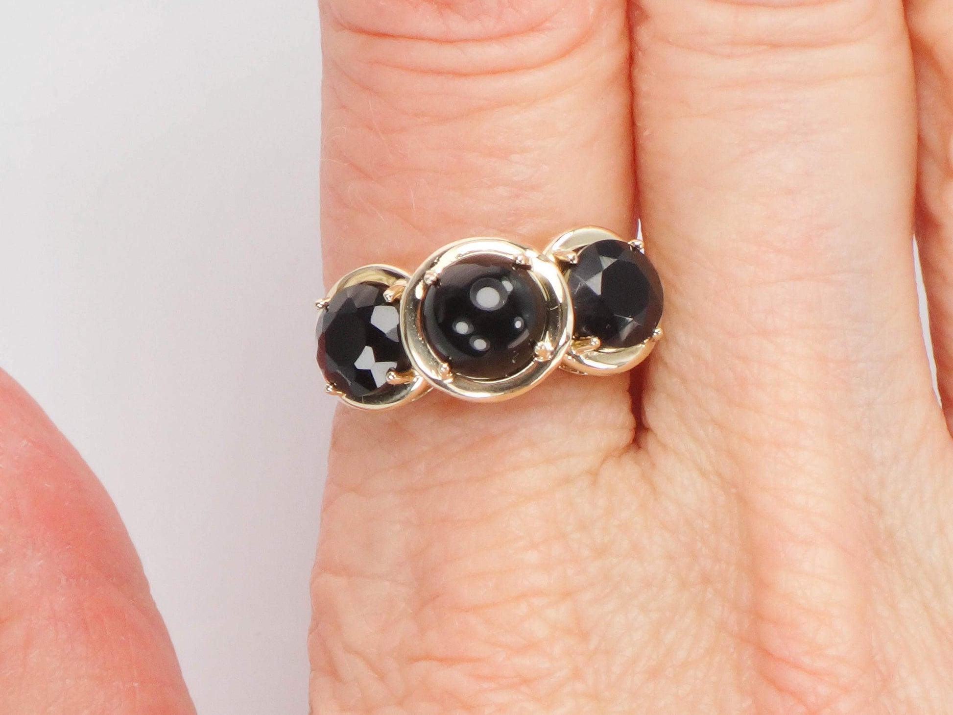 Vintage 14k Yellow Gold Black Onyx Three Stone Ring Size 6.75