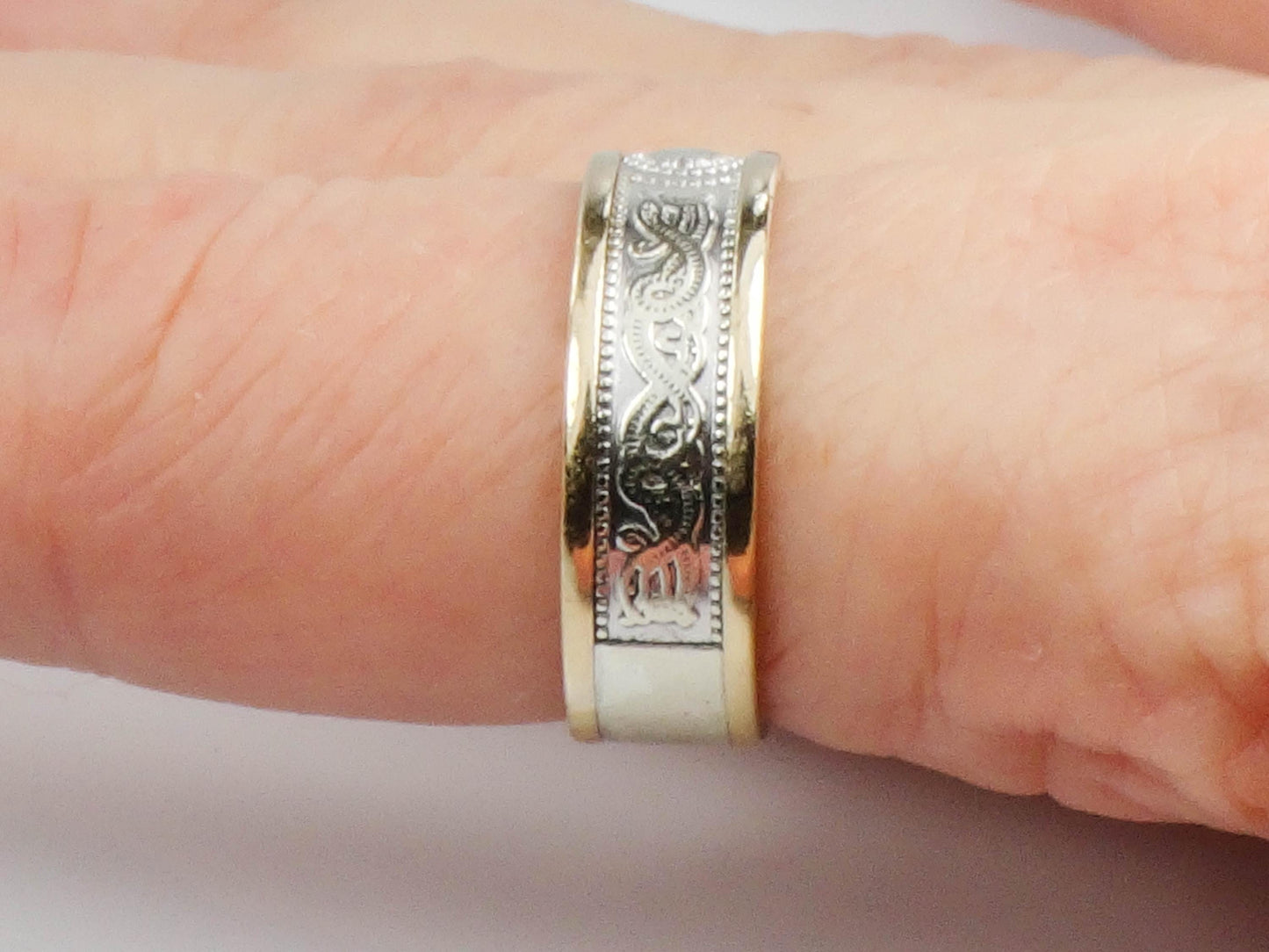 Vintage 10k Gold Irish Wedding Band: Two-Tone Celtic Warrior Shield Ring, Size 7