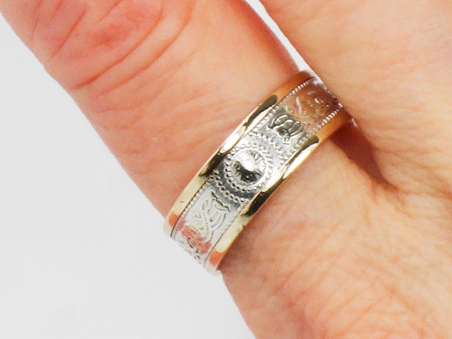 Vintage Irish Wedding Band - Solid 10k Gold Wedding Ring - Hallmarked Two Tone Celtic Warrior Shield Ring - Size 7