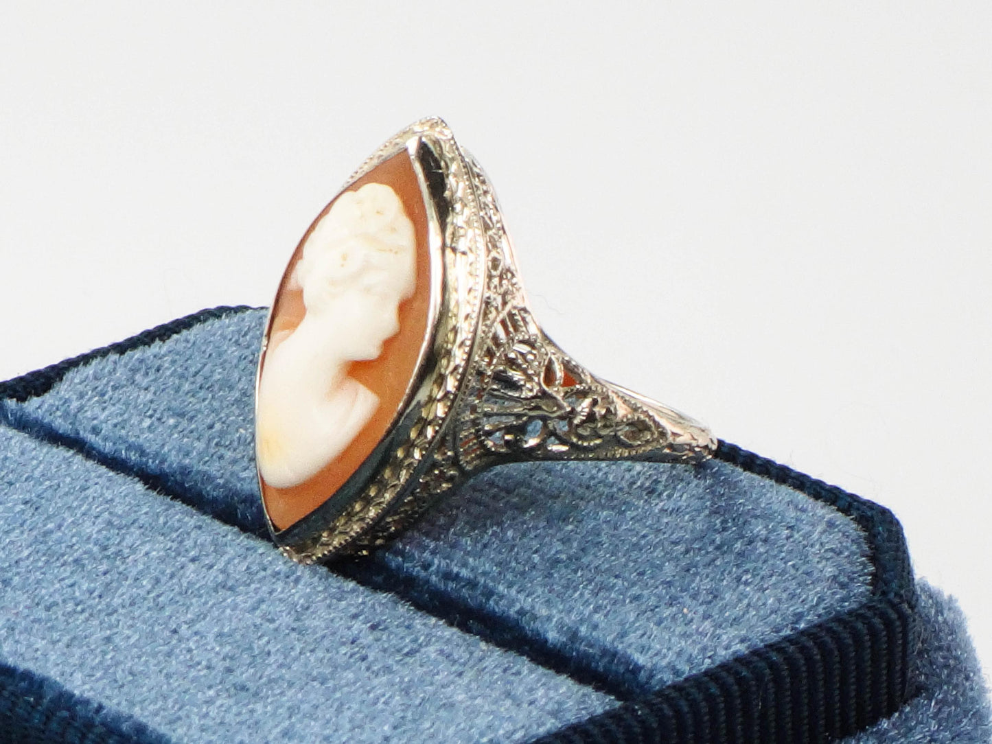 Vintage Art Deco 14k White Gold Cameo Ring, Filigree Marquise Shaped Shell Cameo Ring Size 5