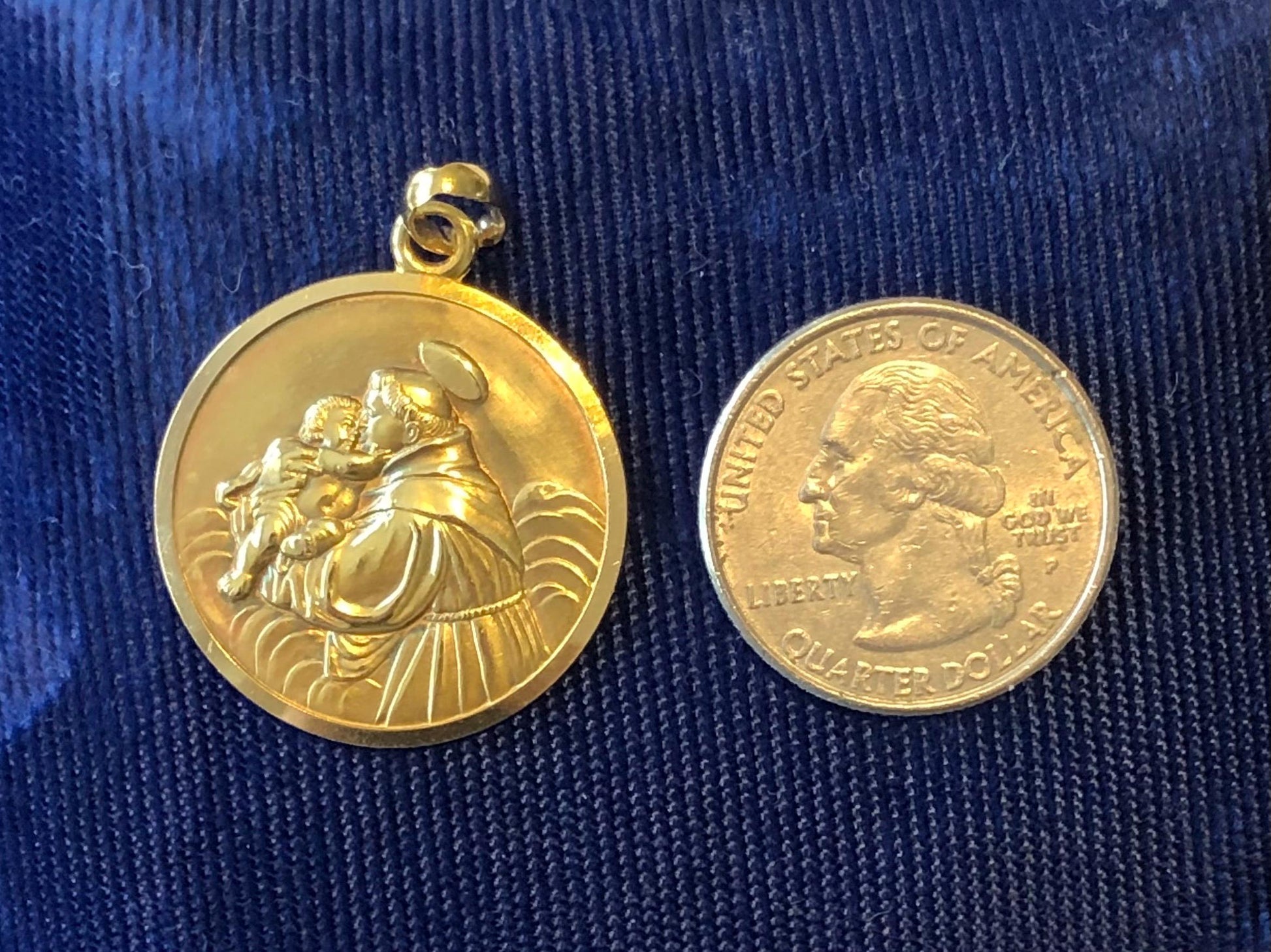 Vintage 18k Yellow Solid Gold Saint Anthony Charm Pendant