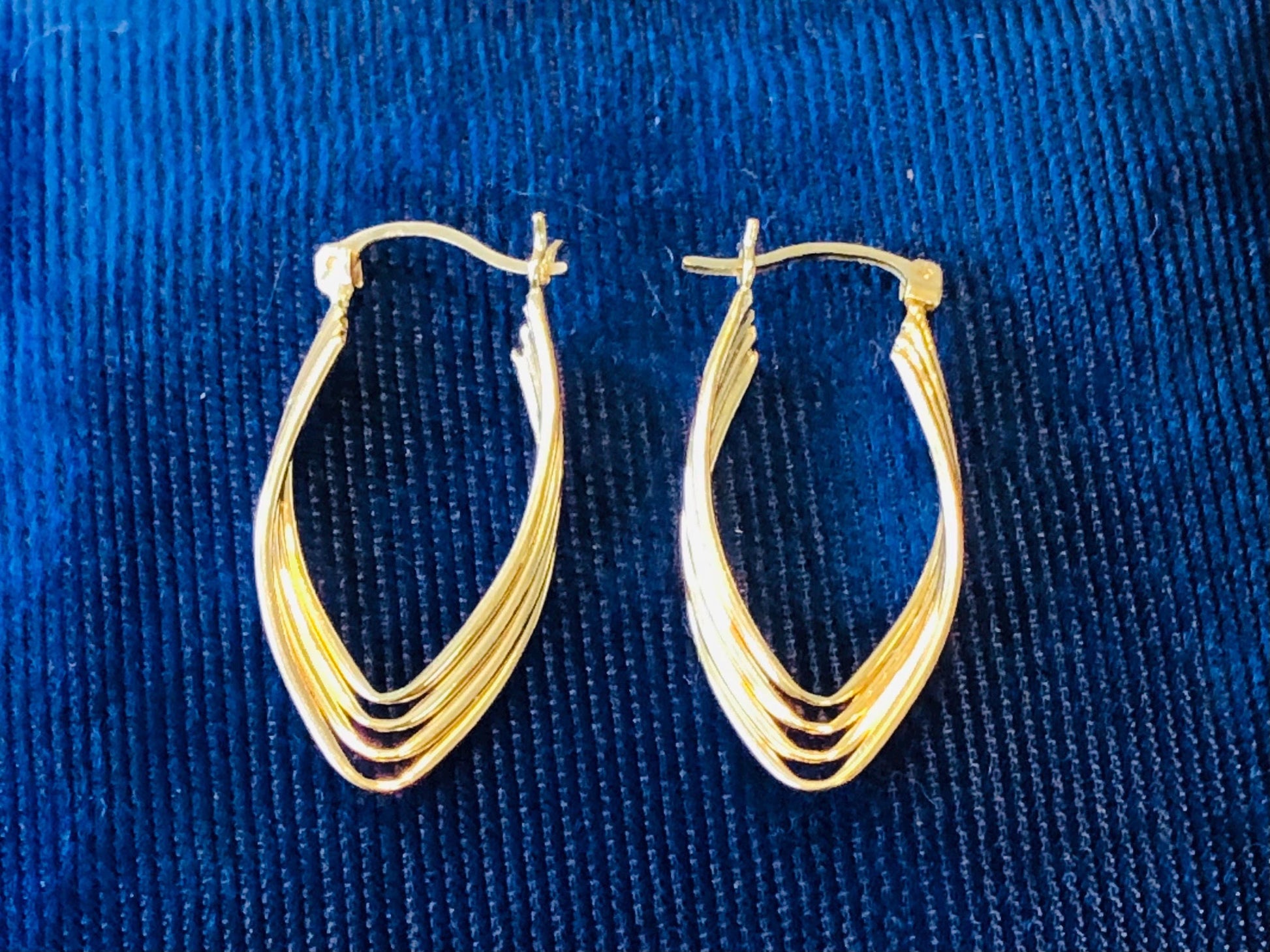 Vintage 14k Yellow Gold U Shape Hoop Earrings