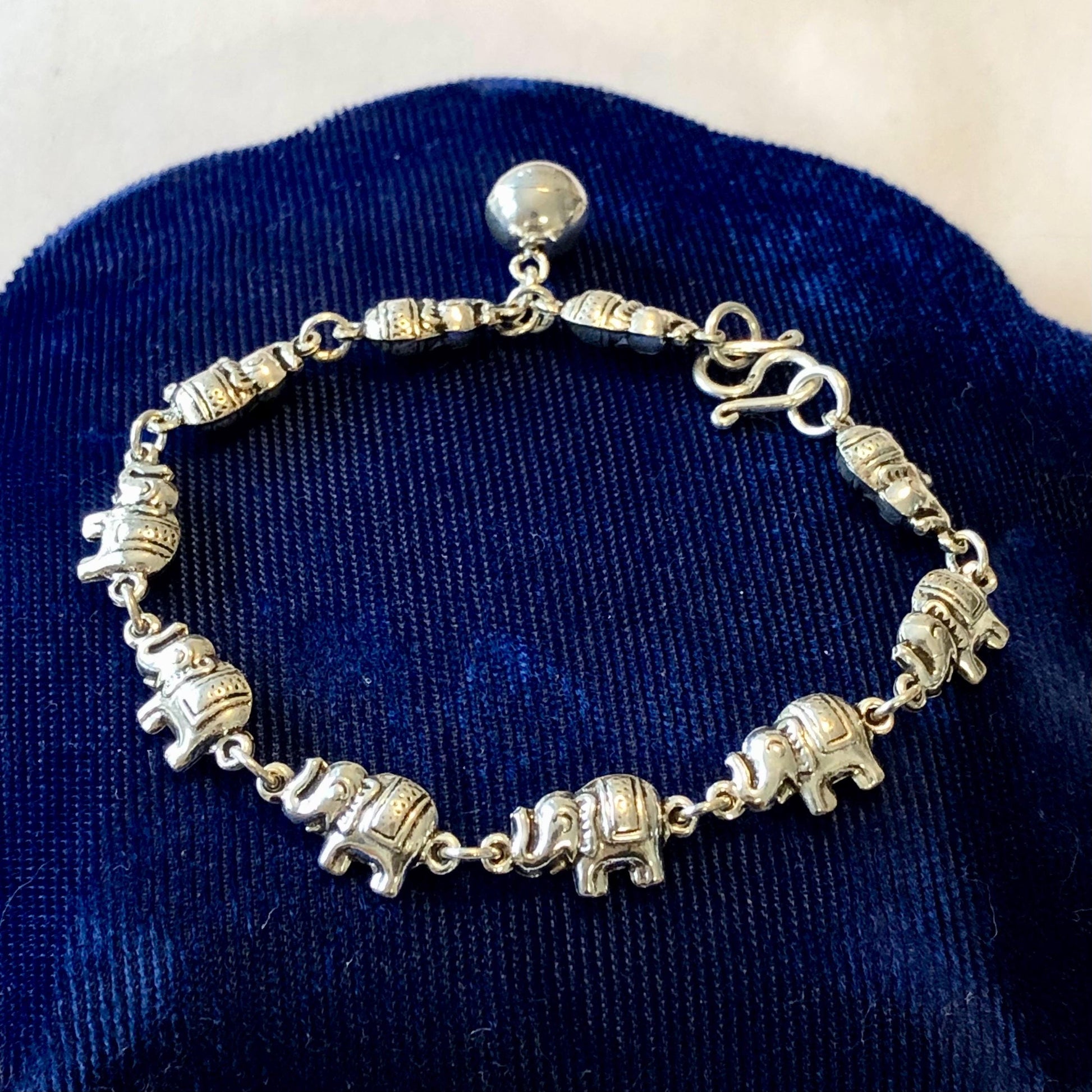 Vintage Sterling Silver Tiny Marching Elephants Bracelet with Bell, 925 Good Luck Bracelet 7.5"
