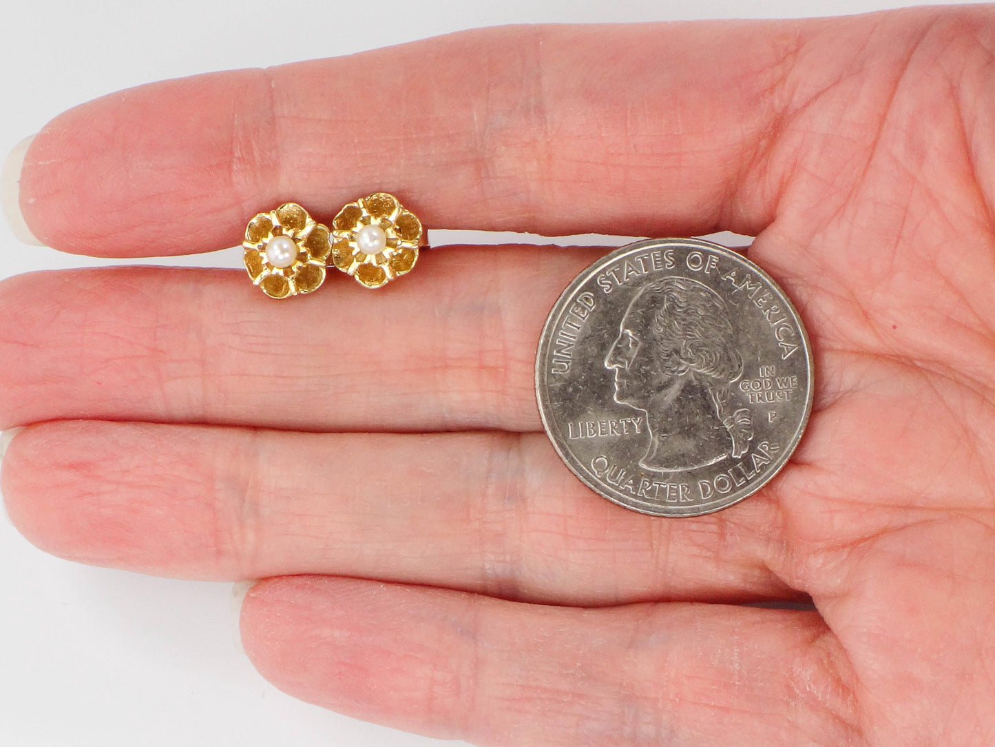 Vintage Yellow Gold Pearl Stud Earrings, 14k Gold Pearl Flower Earrings, Bridal Earrings