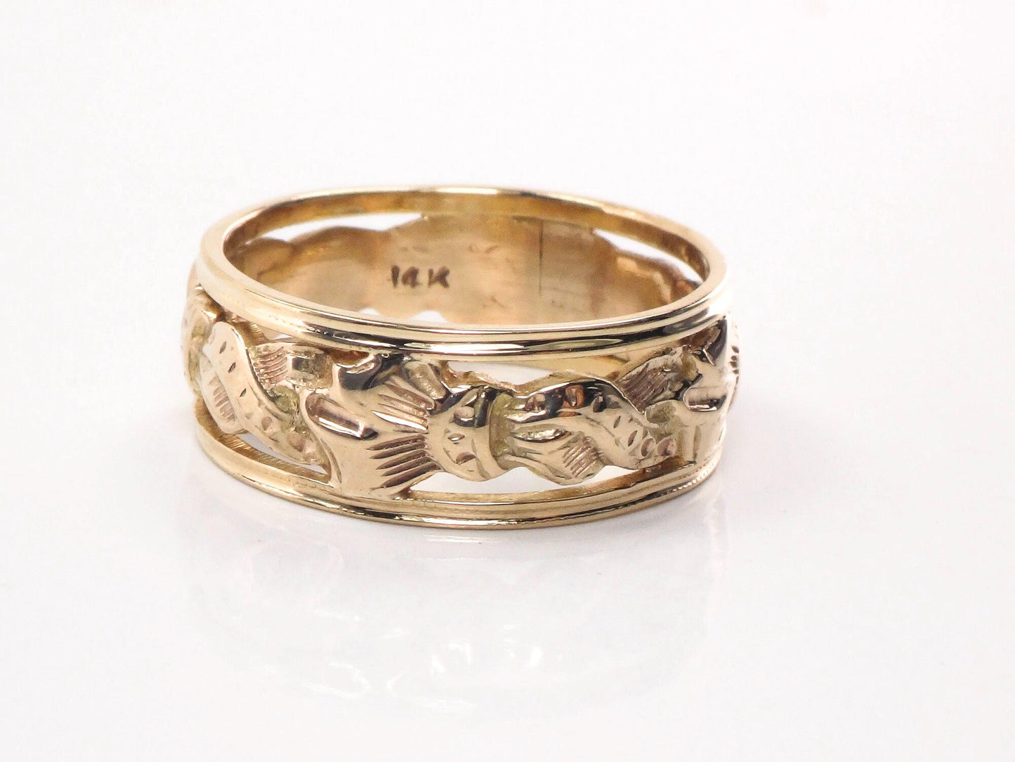 Vintage Solid 14k Yellow Gold Wedding Band with Pierced Ribbon Bow Style Design Size 8 3/4