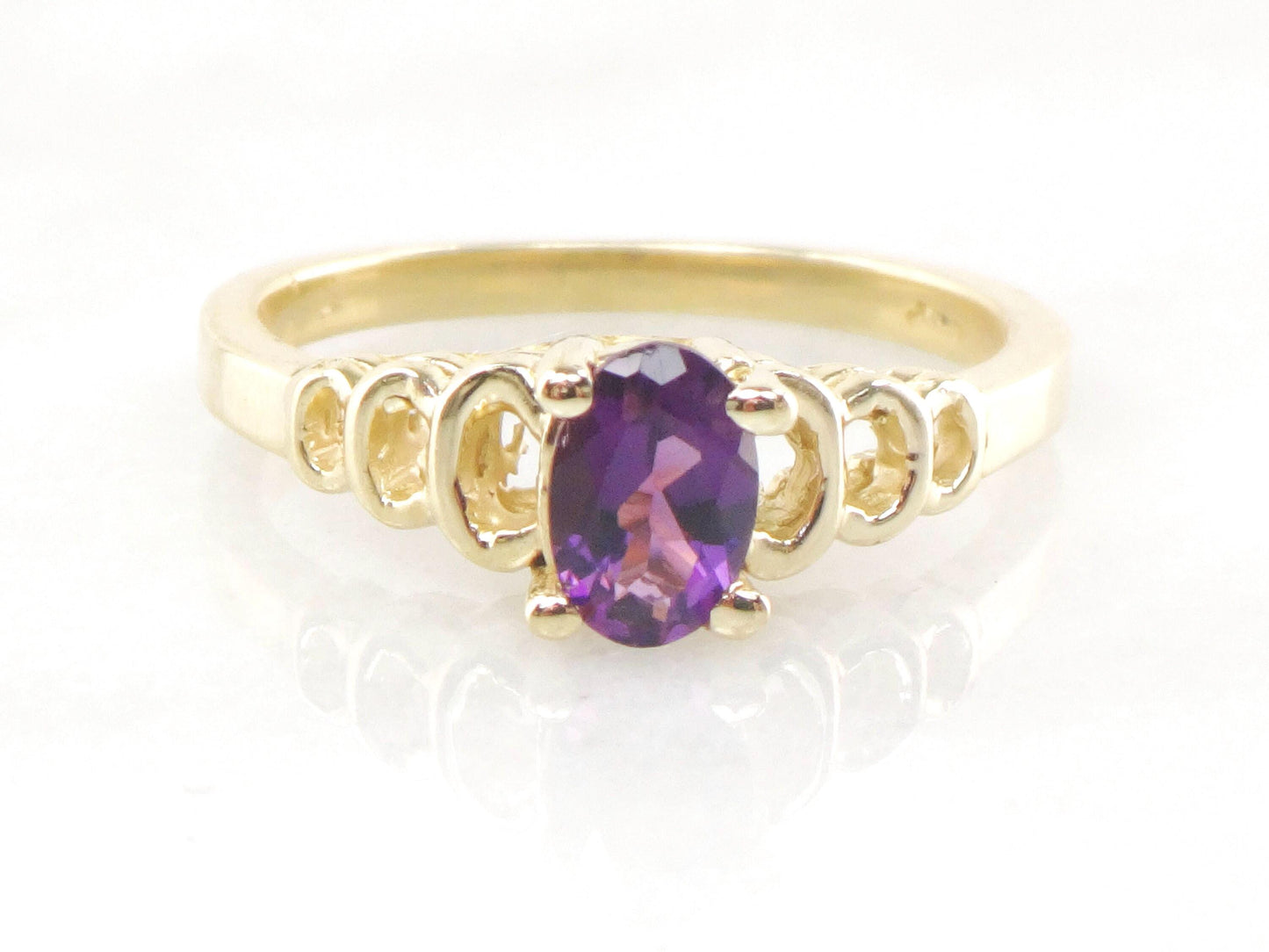 Vintage 14k Yellow Gold Natural Amethyst Ring, Purple February Birthstone Ring, Size 5 1/4