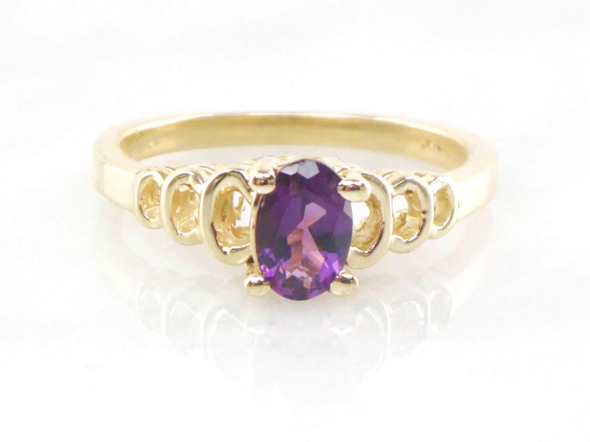 Vintage 14k Yellow Gold Natural Amethyst Ring, Purple February Birthstone Ring, Size 5 1/4