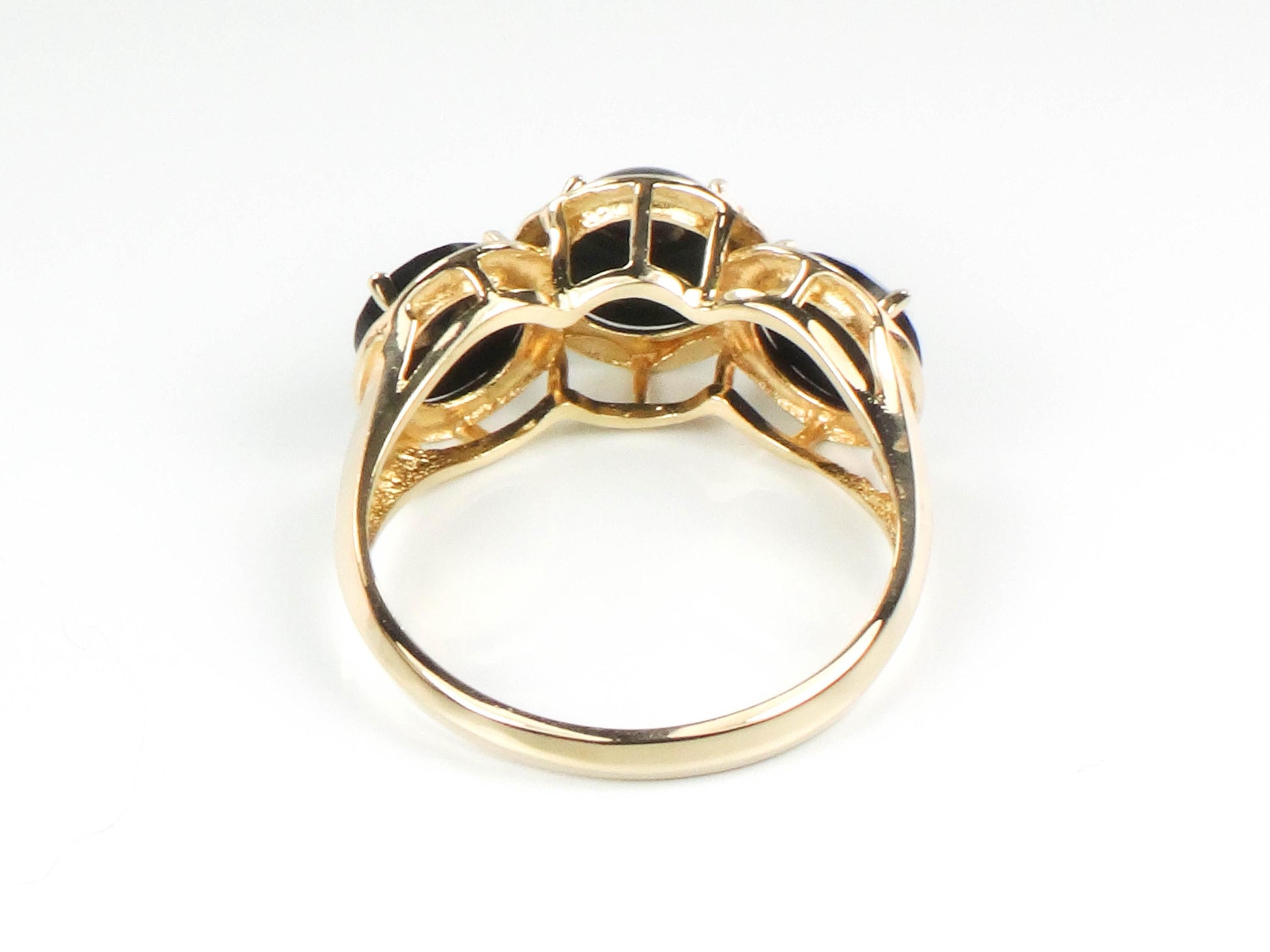 Vintage 14k Yellow Gold Black Onyx Three Stone Ring Size 6.75
