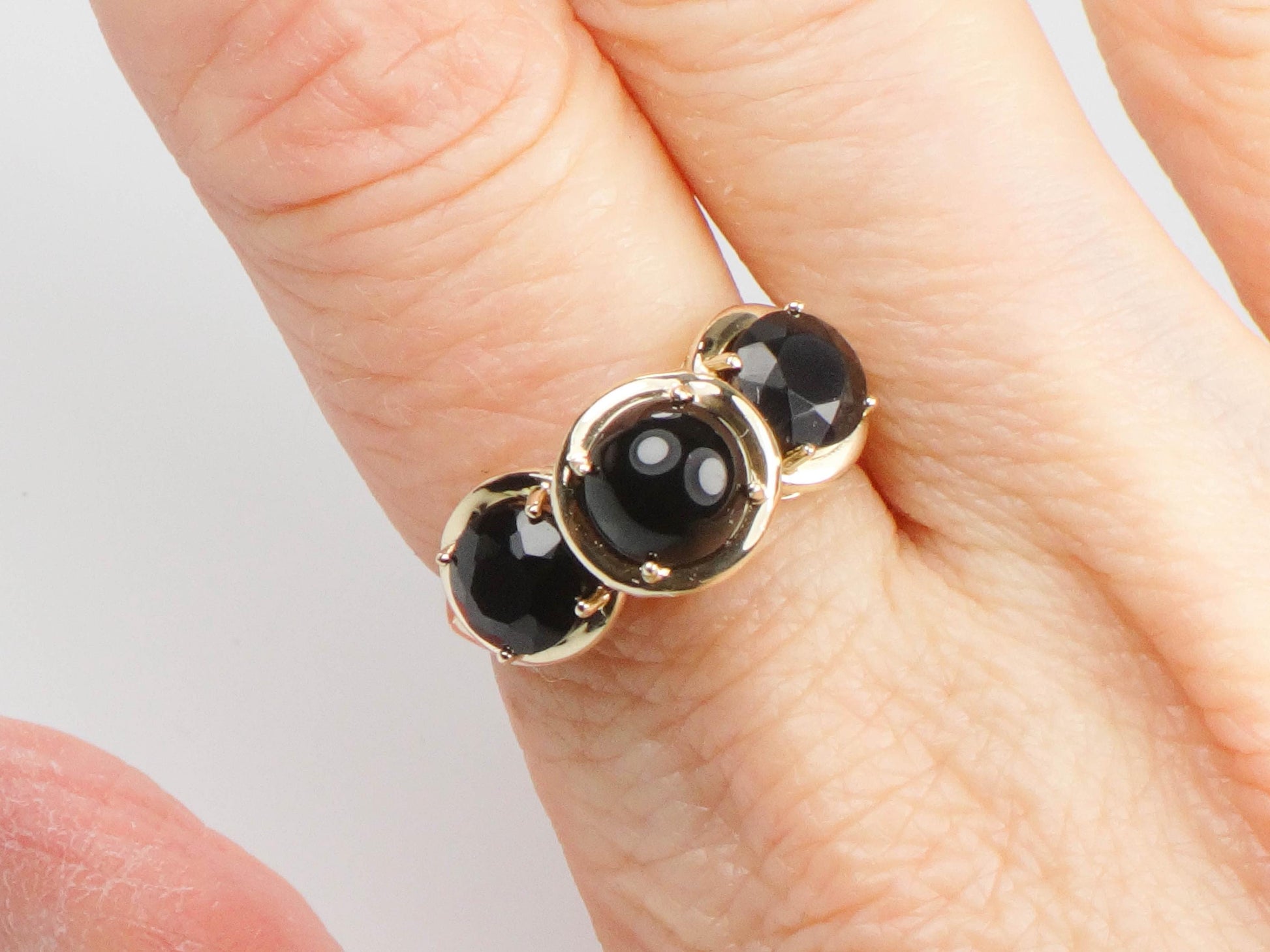 Vintage 14k Yellow Gold Black Onyx Three Stone Ring Size 6.75