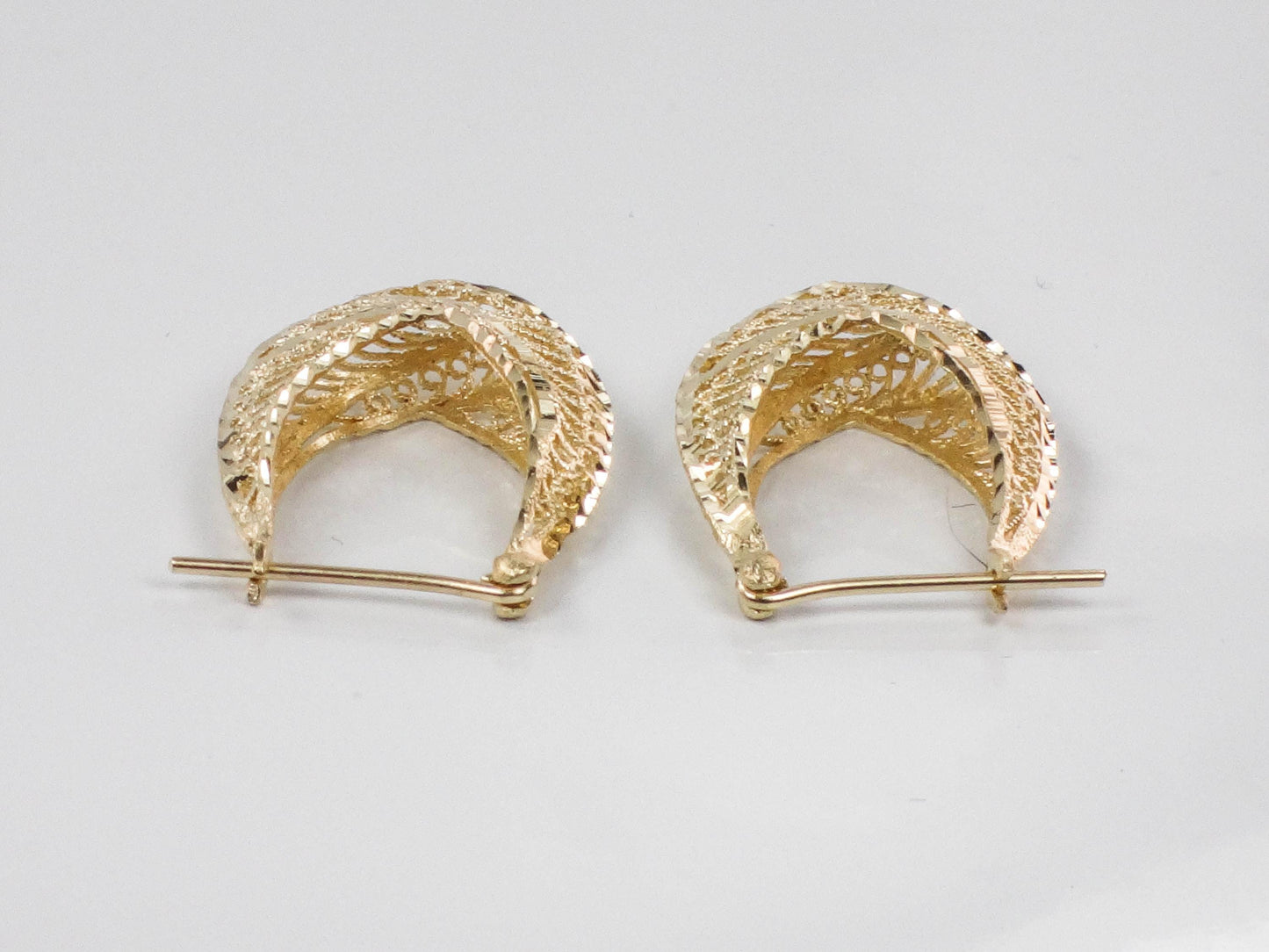 Vintage Solid 14k Yellow Gold Filigree Diamond Cut Hoop Earrings