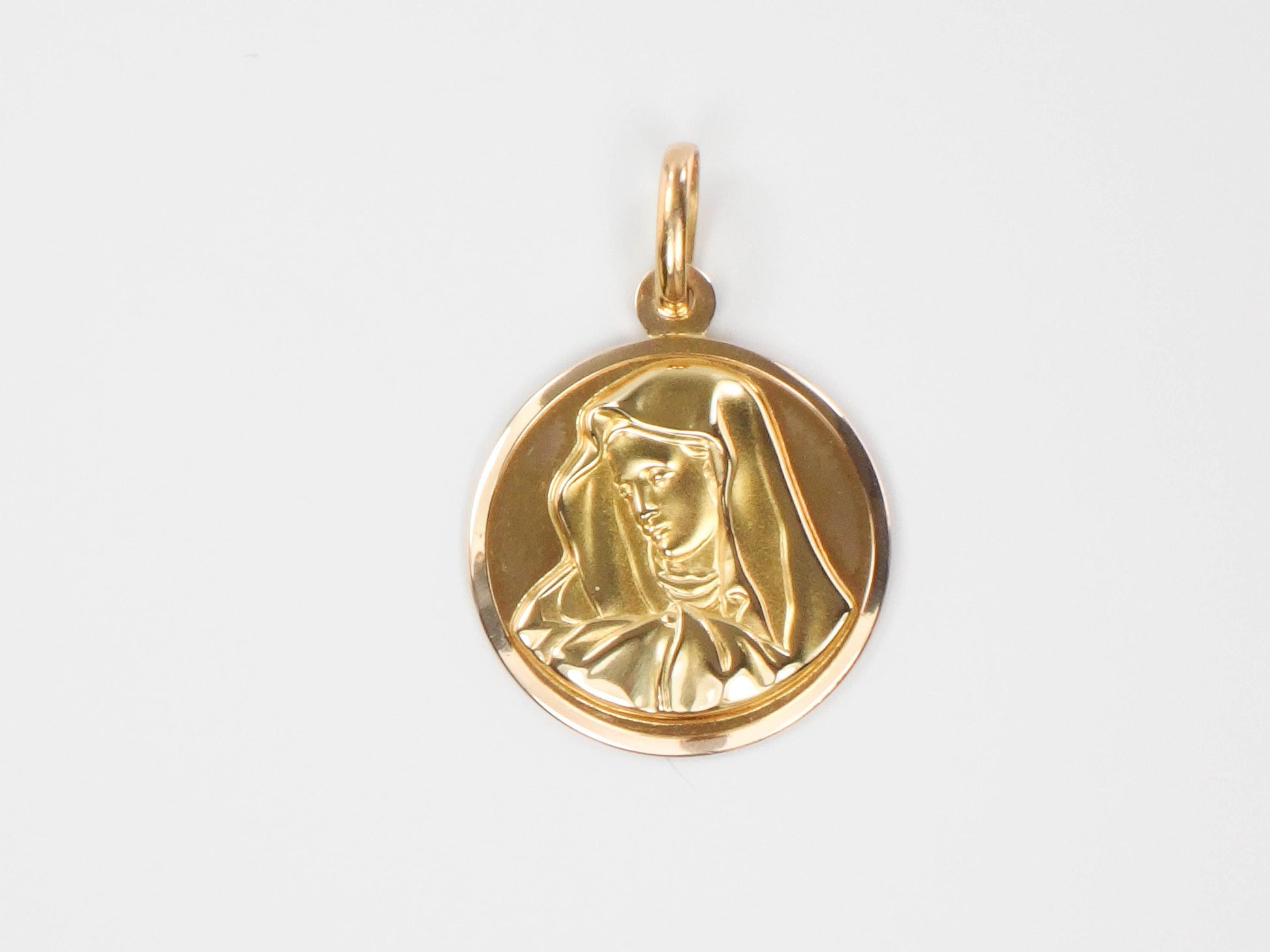 Vintage 18k Yellow Gold Round Madonna Pendant, Virgin Mary Charm, Religious Medal