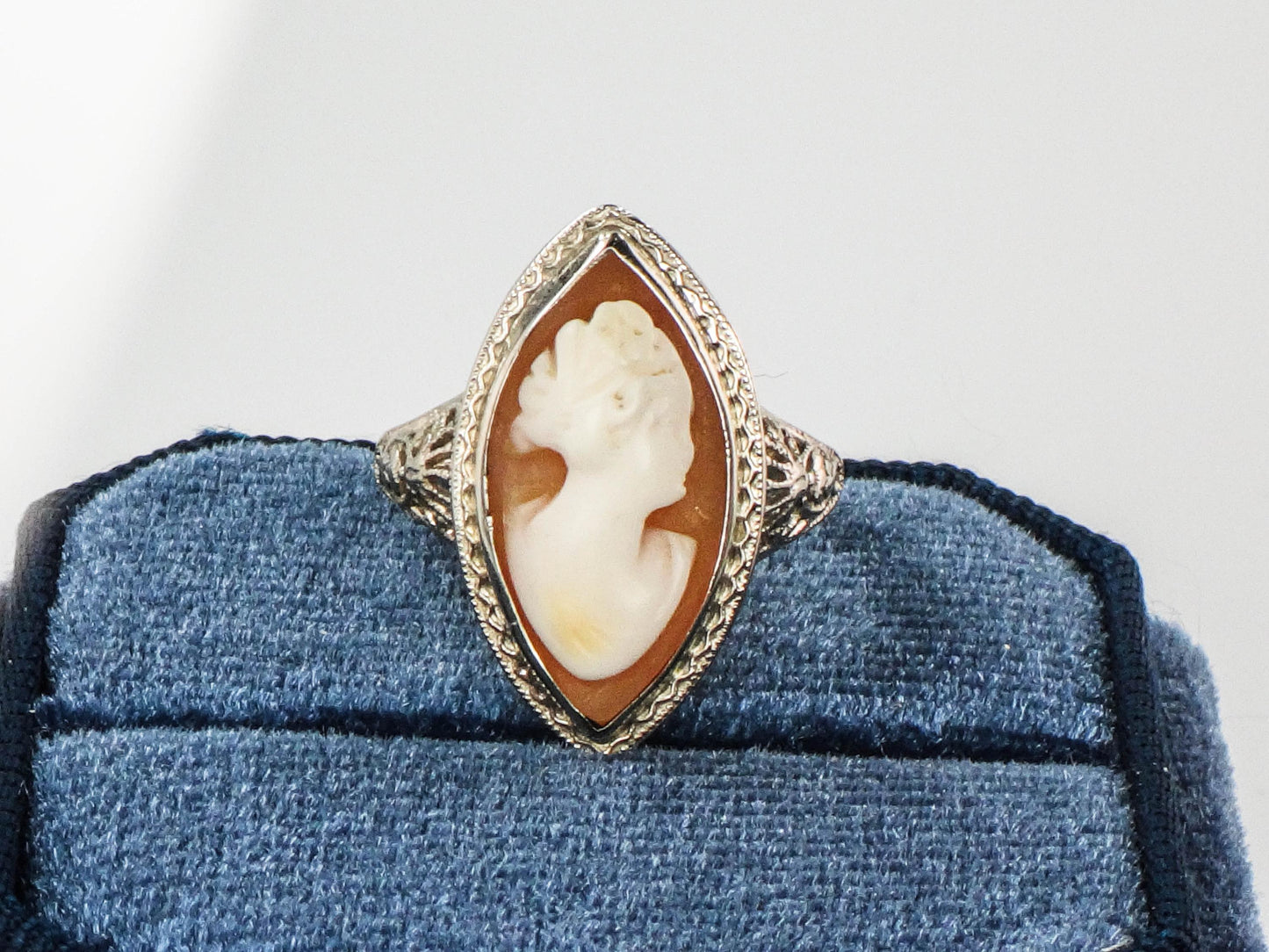 Vintage Art Deco 14k White Gold Cameo Ring, Filigree Marquise Shaped Shell Cameo Ring Size 5