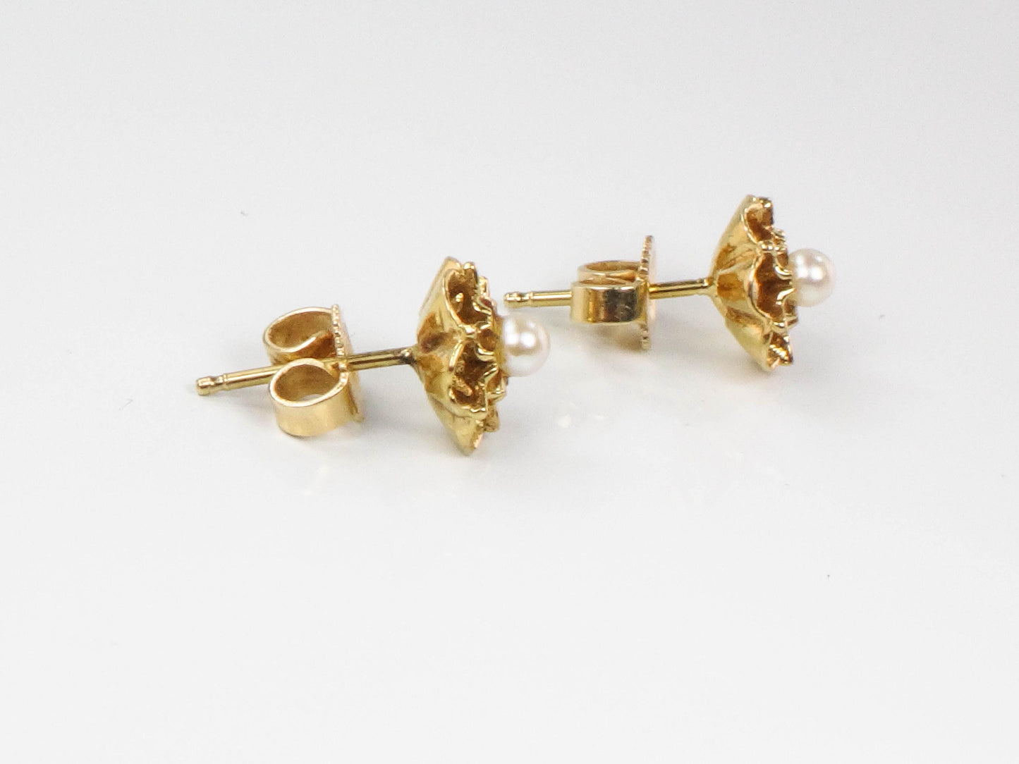 Vintage Yellow Gold Pearl Stud Earrings, 14k Gold Pearl Flower Earrings, Bridal Earrings