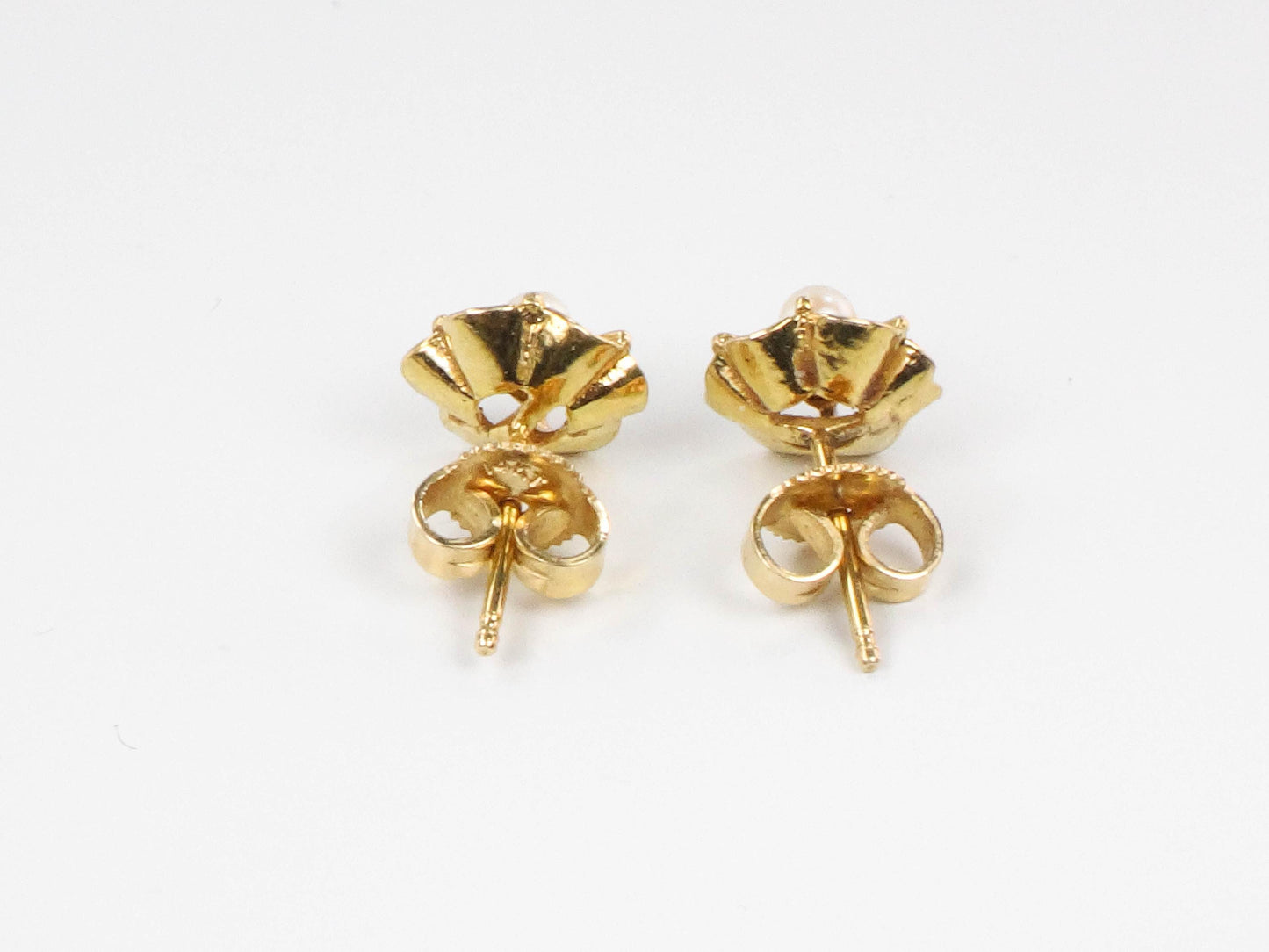 Vintage Yellow Gold Pearl Stud Earrings, 14k Gold Pearl Flower Earrings, Bridal Earrings