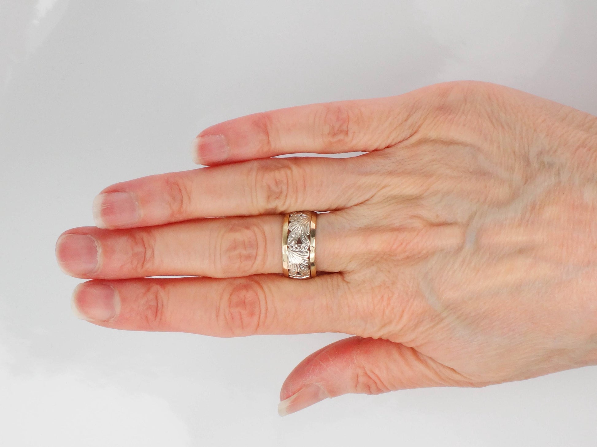 Vintage 14k Two-Tone Gold Wedding Band: Floral Pierced Design, Size 6.25