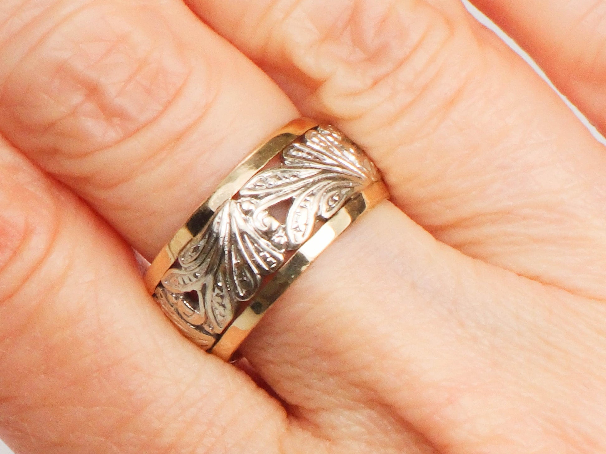 Vintage 14k Two-Tone Gold Wedding Band: Floral Pierced Design, Size 6.25