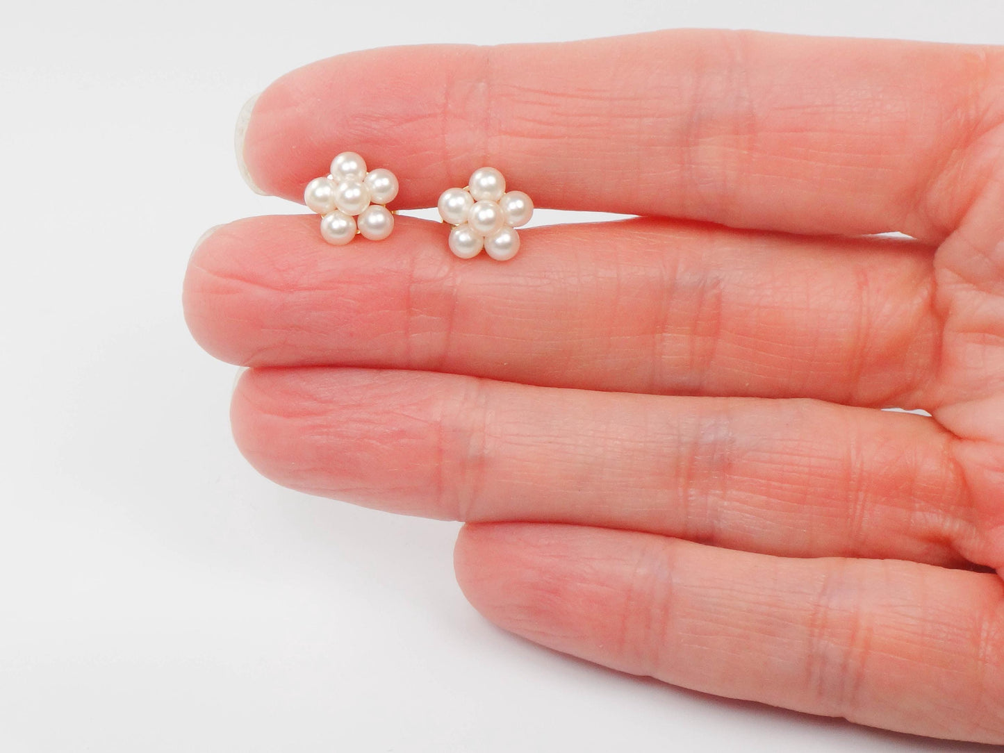Vintage 14k Yellow Gold Cultured Pearl Daisy Stud Earrings, White Pearl Cluster Earrings, June Birthstone Bridal Earrings