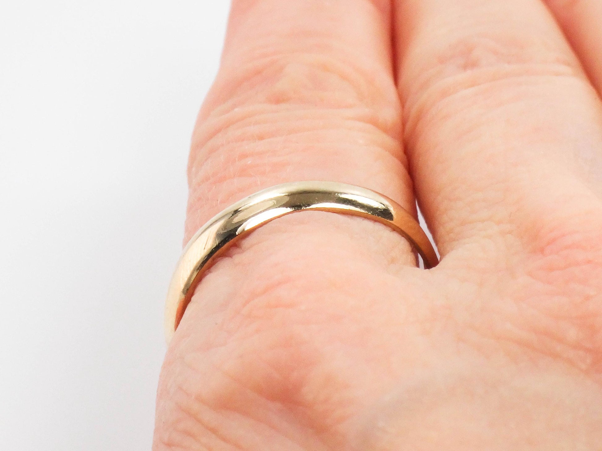 Vintage 14k Solid Yellow Gold 4 mm Wedding Band Size 9.25