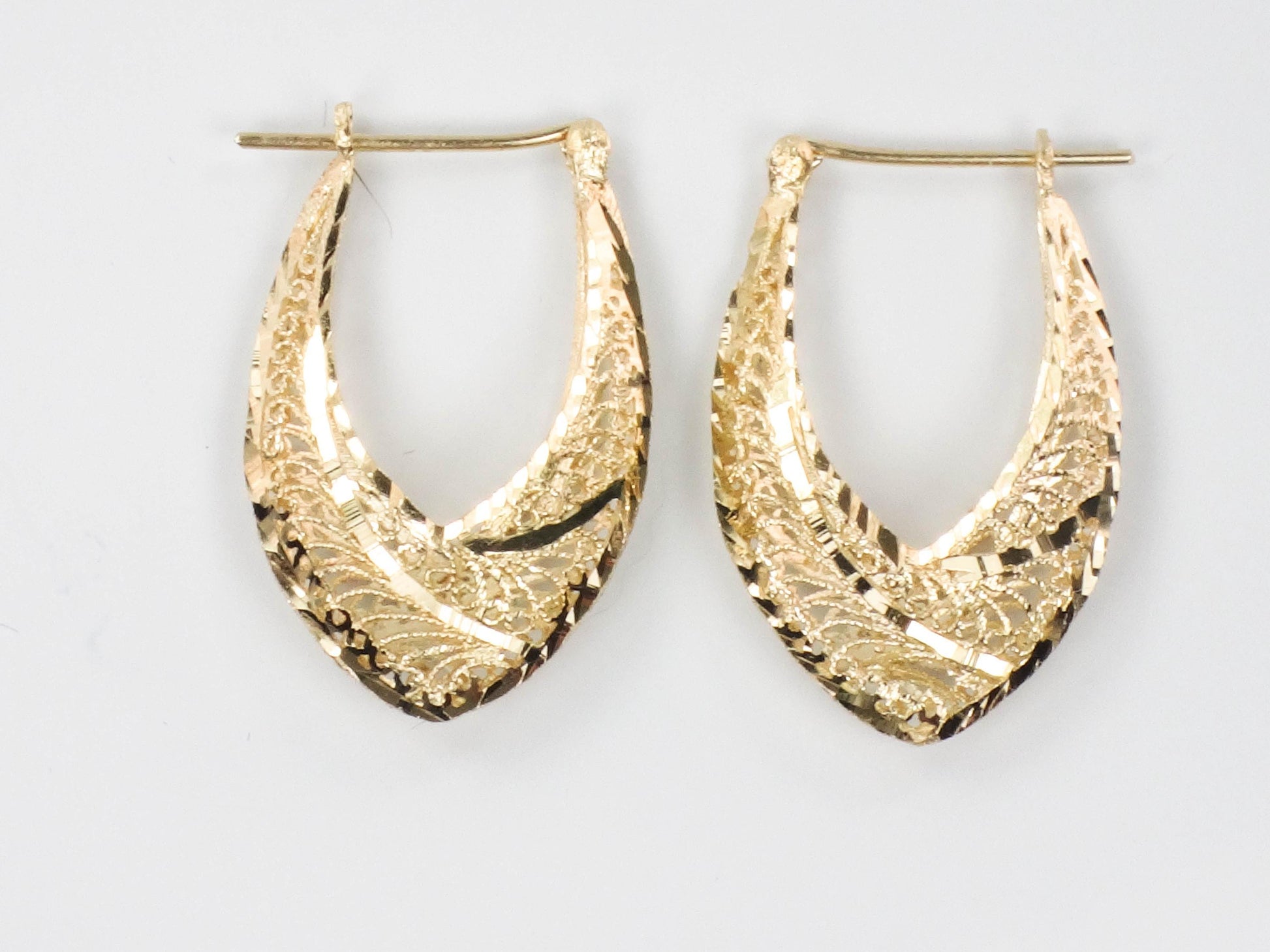Vintage Solid 14k Yellow Gold Filigree Diamond Cut Hoop Earrings