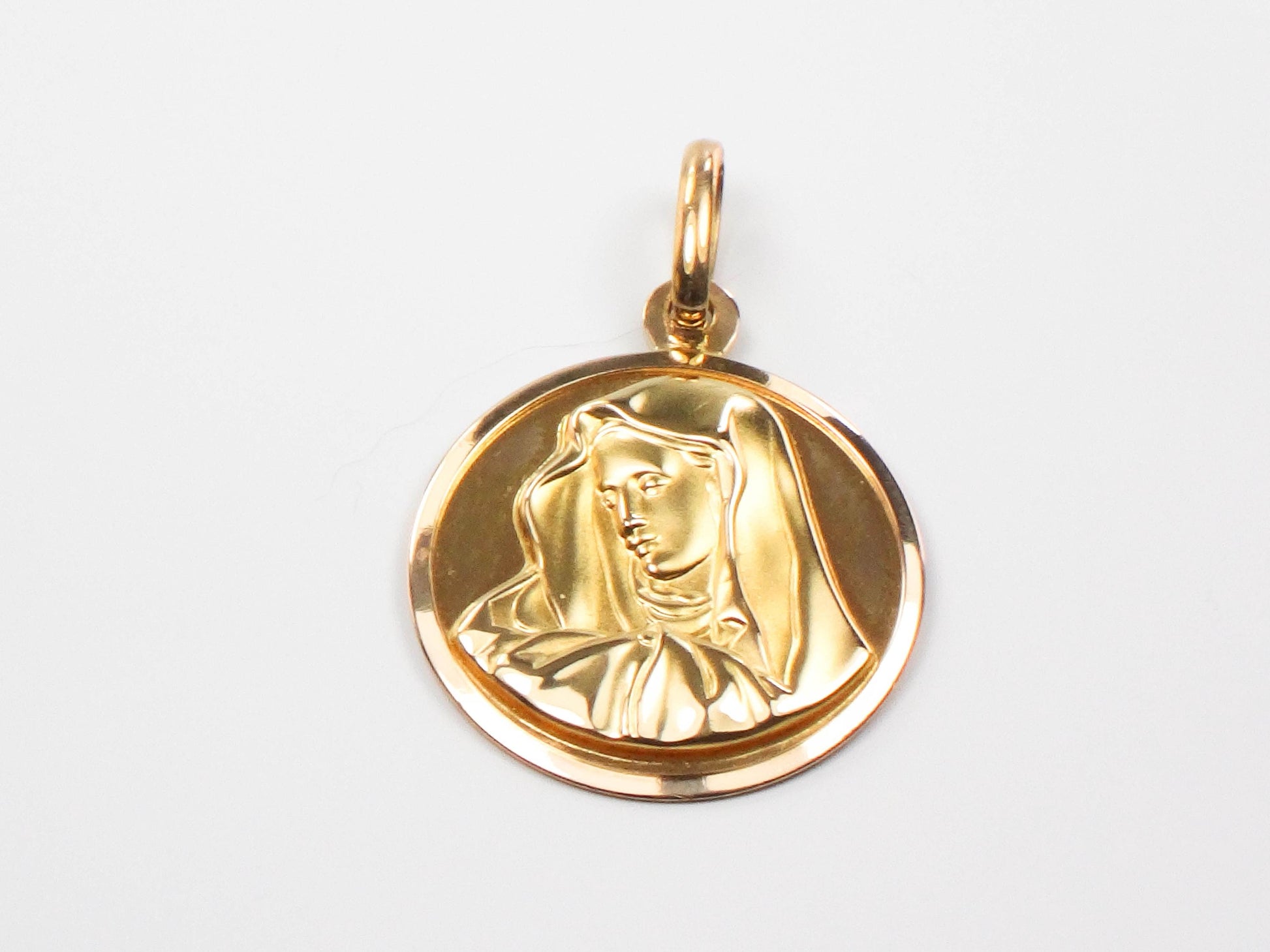 Vintage 18k Yellow Gold Round Madonna Pendant, Virgin Mary Charm, Religious Medal