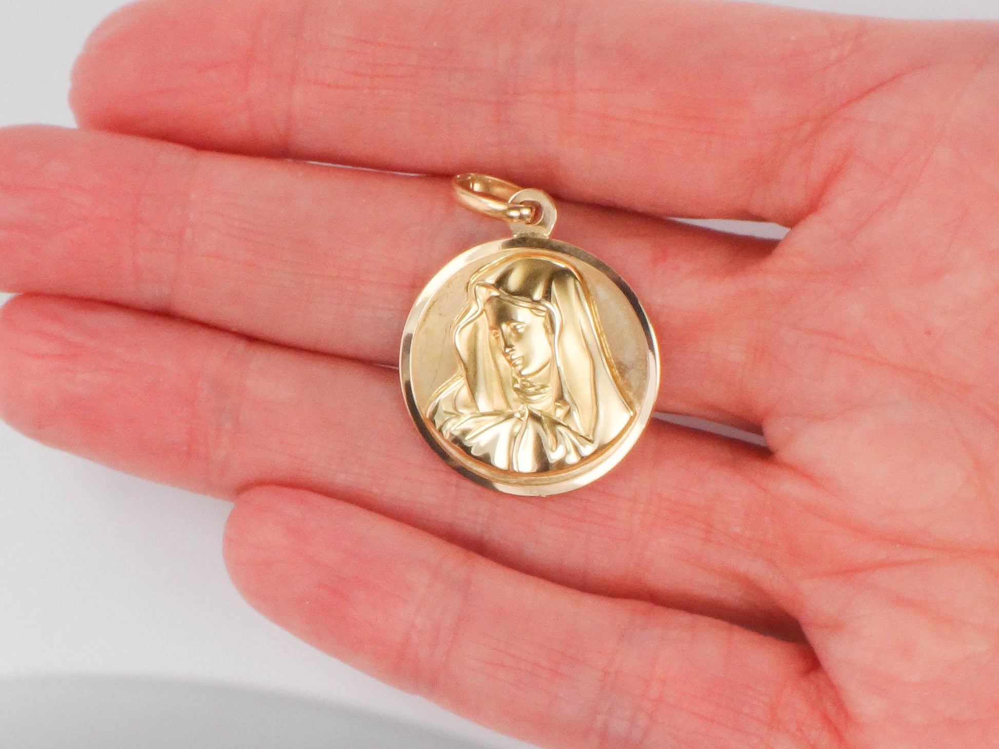 Vintage 18k Yellow Gold Round Madonna Pendant, Virgin Mary Charm, Religious Medal