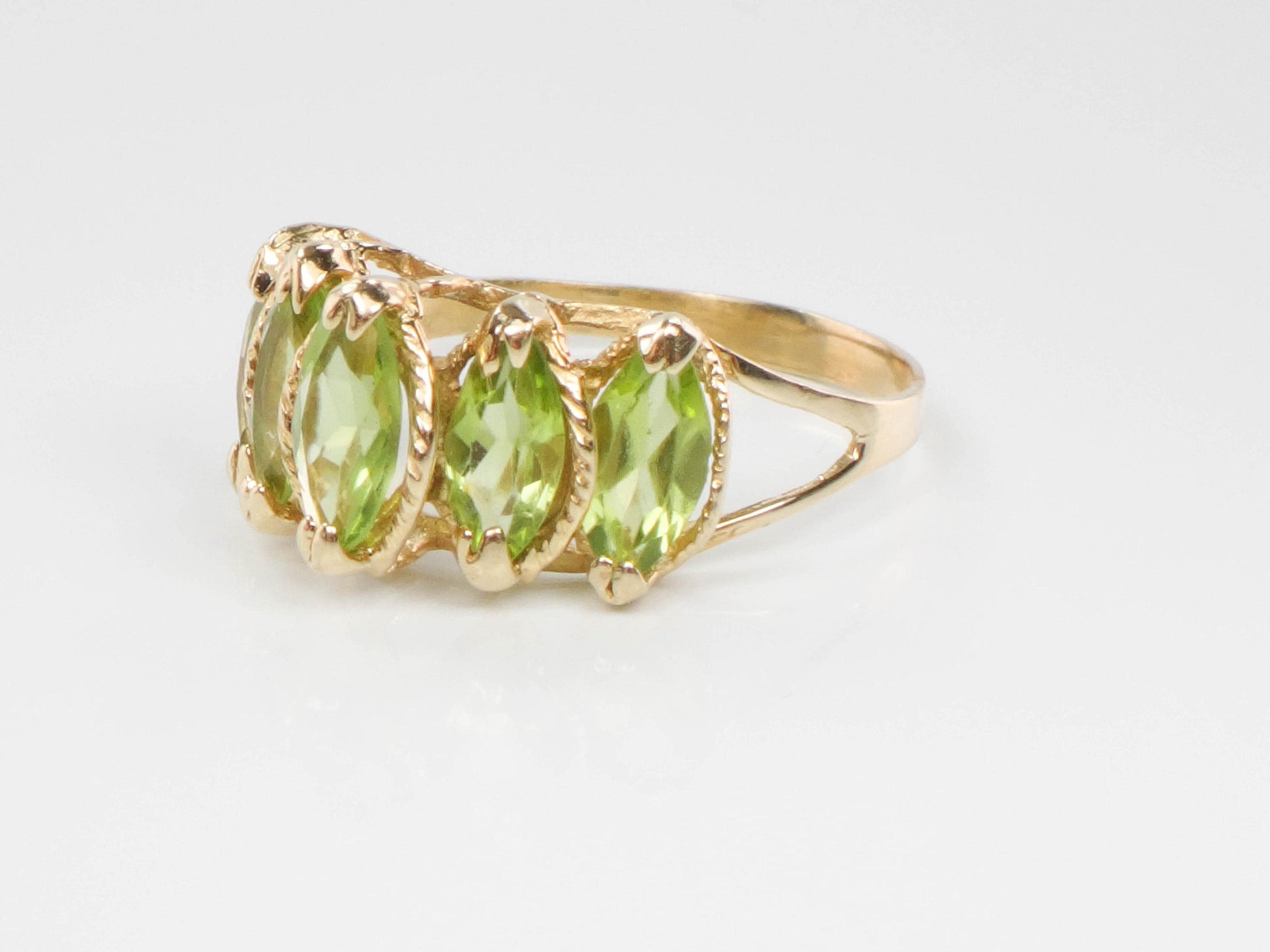 Vintage 14k Yellow Gold Marquise Peridot Ring Green August Birthstone Ring Size 8.25