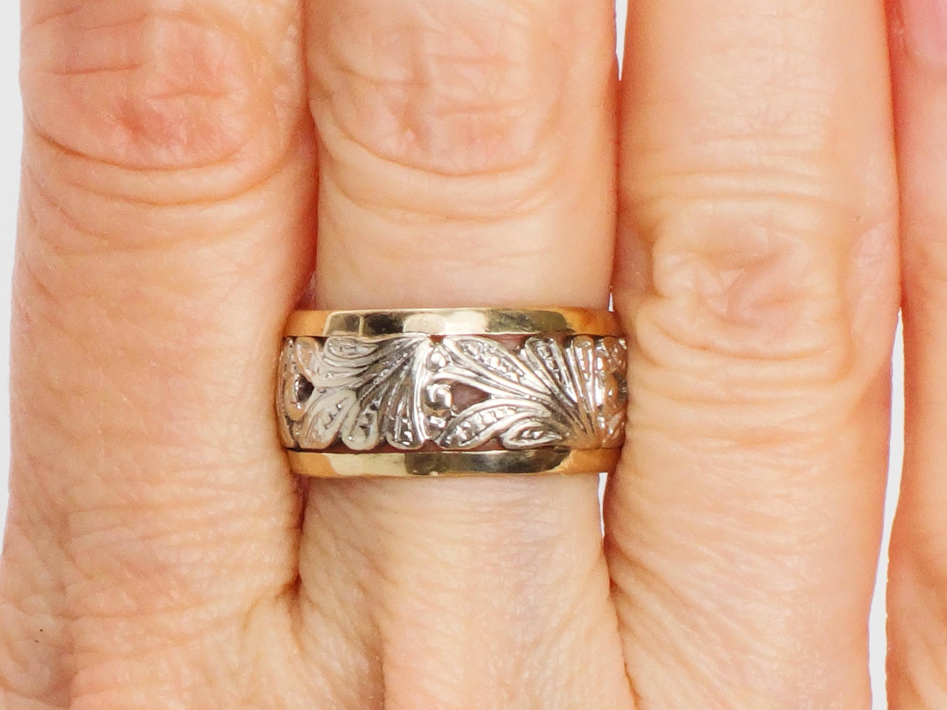 Vintage 14k Two-Tone Gold Wedding Band: Floral Pierced Design, Size 6.25