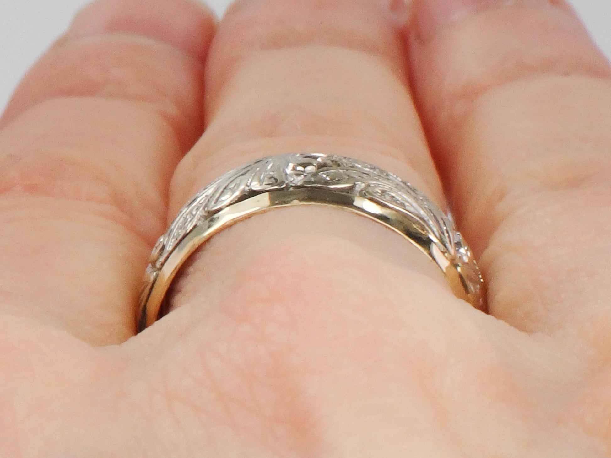 Vintage 14k Two-Tone Gold Wedding Band: Floral Pierced Design, Size 6.25