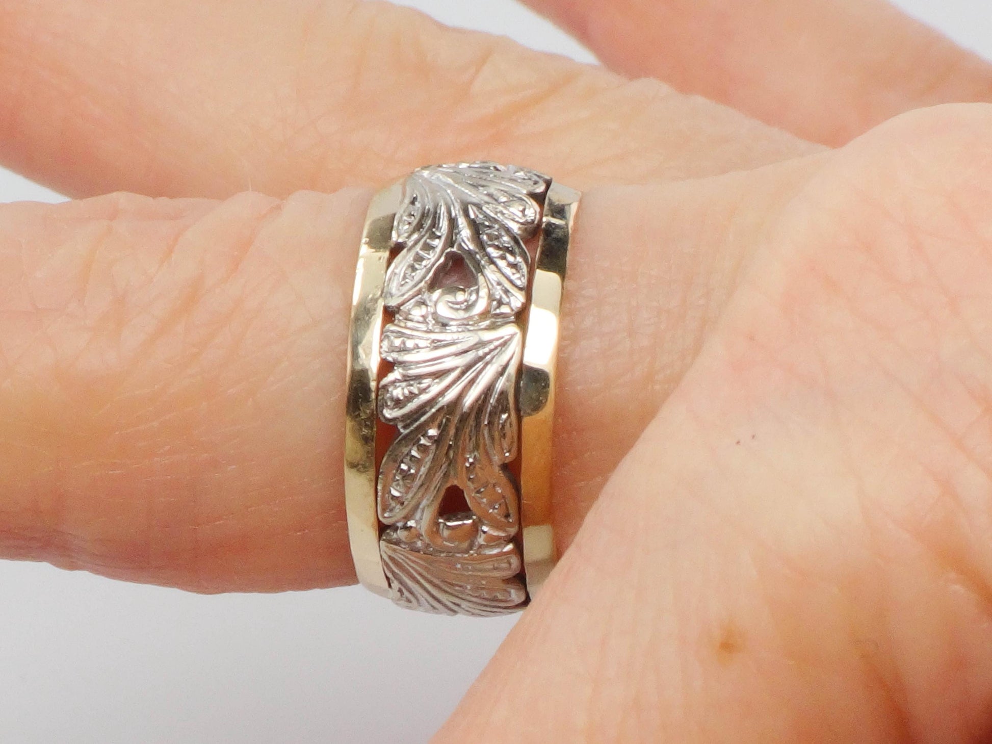 Vintage 14k Two-Tone Gold Wedding Band: Floral Pierced Design, Size 6.25