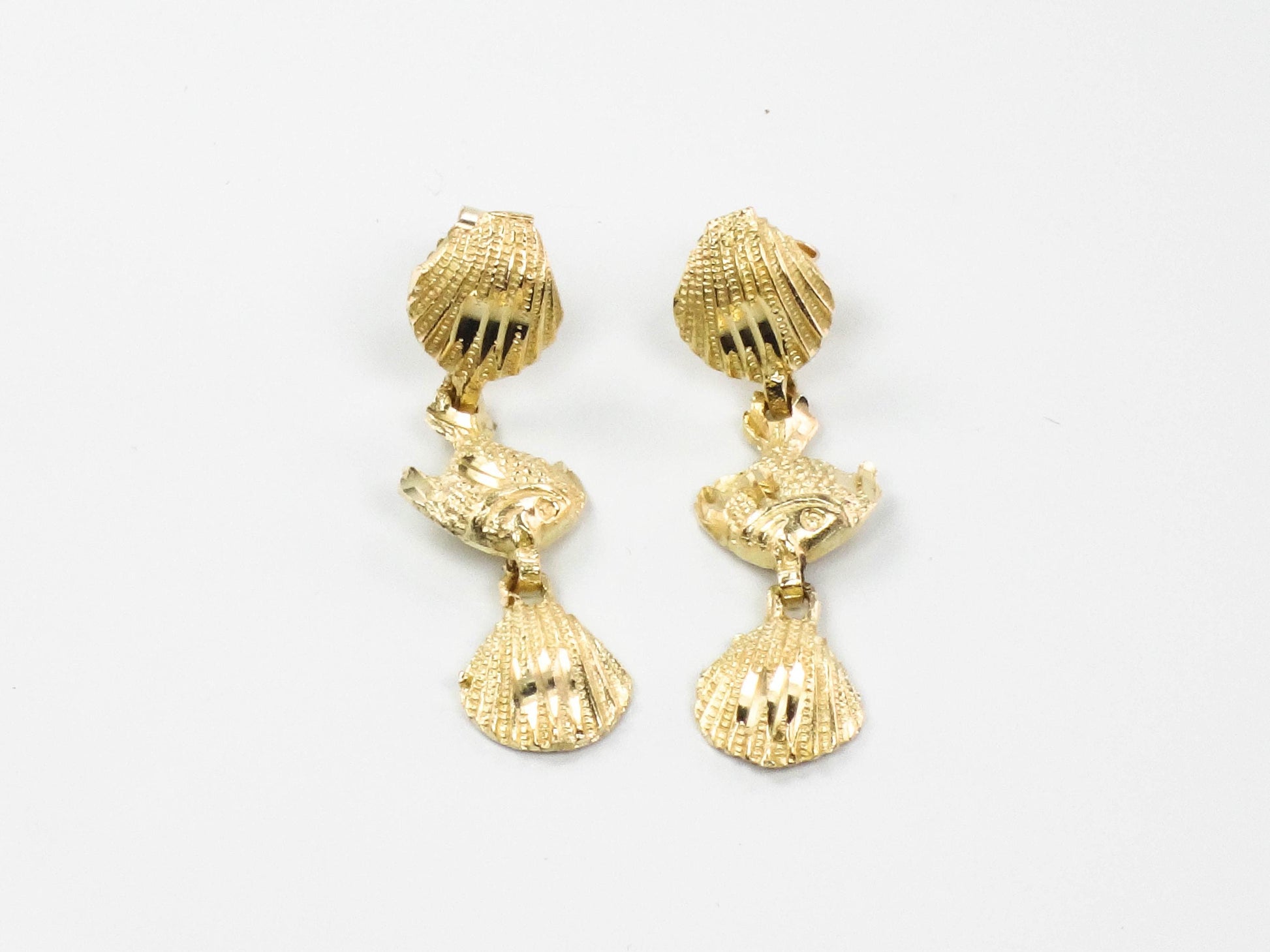 Vintage 14k Yellow Gold Sea Life Dangle Earrings: Shell & Fish