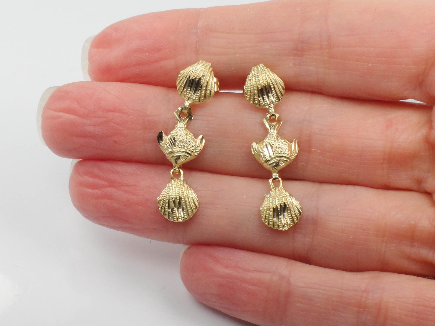 Vintage 14k Yellow Gold Sea Life Dangle Earrings: Shell & Fish