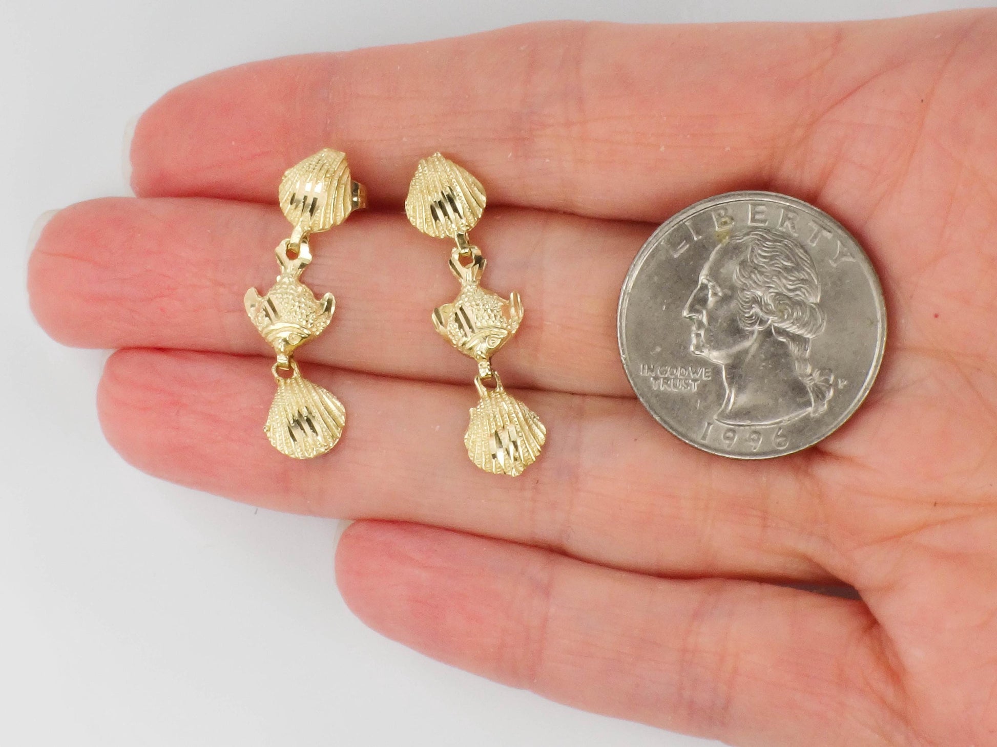 Vintage 14k Yellow Gold Sea Life Dangle Earrings: Shell & Fish