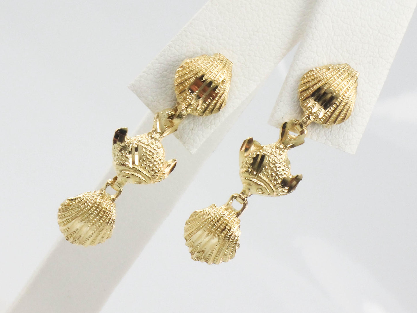 Vintage 14k Yellow Gold Sea Life Dangle Earrings: Shell & Fish