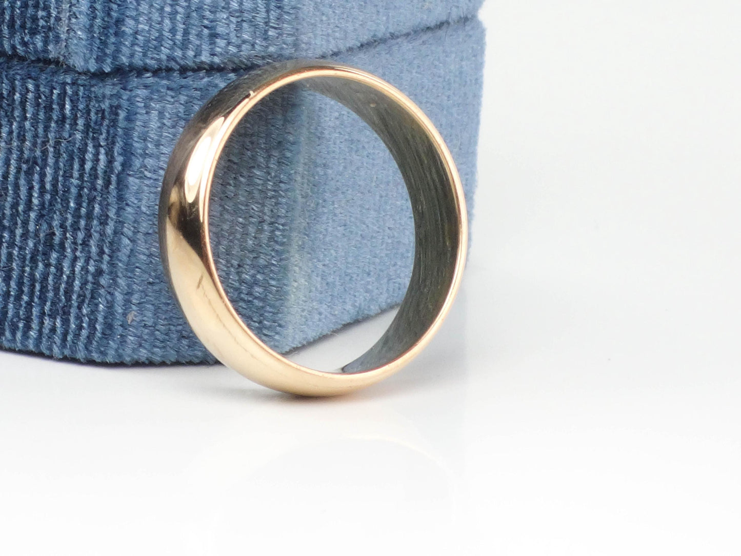 Vintage 18k Yellow Gold Wedding Band - 5.6mm Polished Ring, Size 8.75