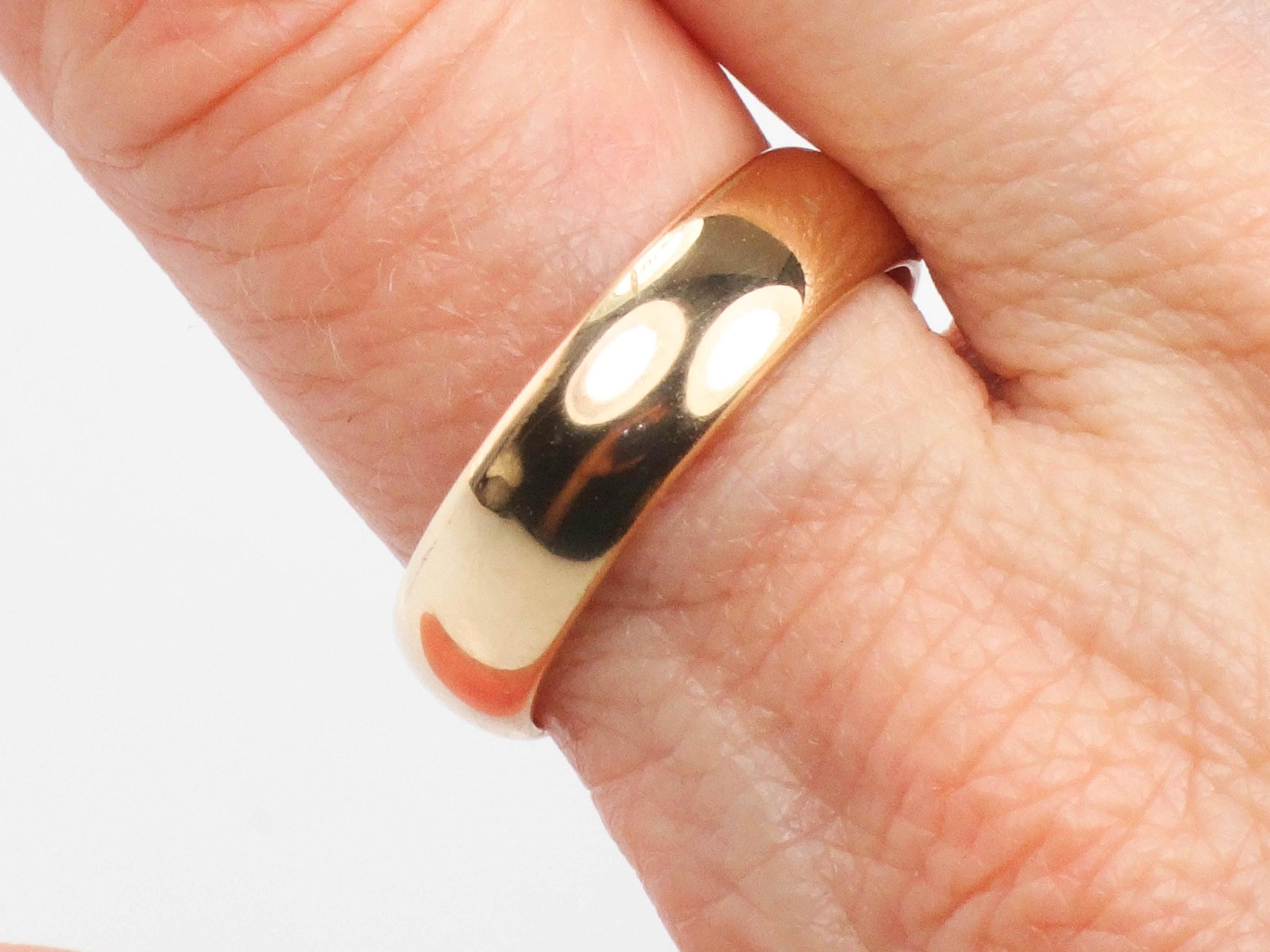 Vintage 18k Yellow Gold Wedding Band - 5.6mm Polished Ring, Size 8.75