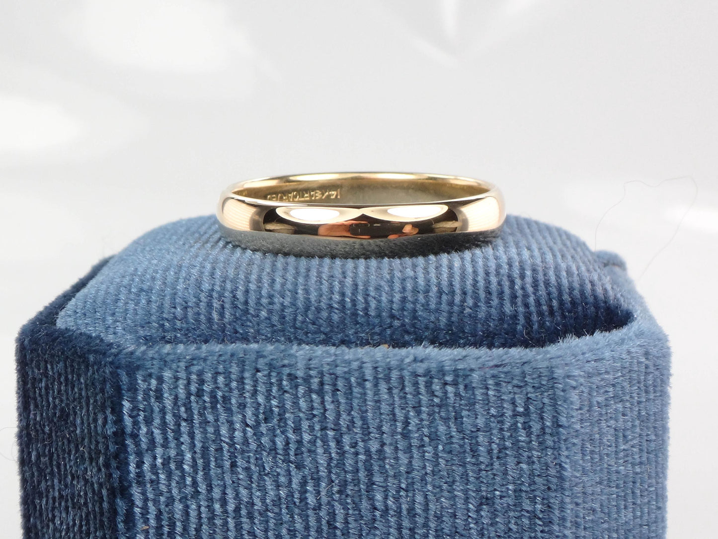 Vintage 14k Solid Gold Plain Wedding Band, Wood ArtCarved 4 mm Yellow Gold Wedding Ring - Size 12