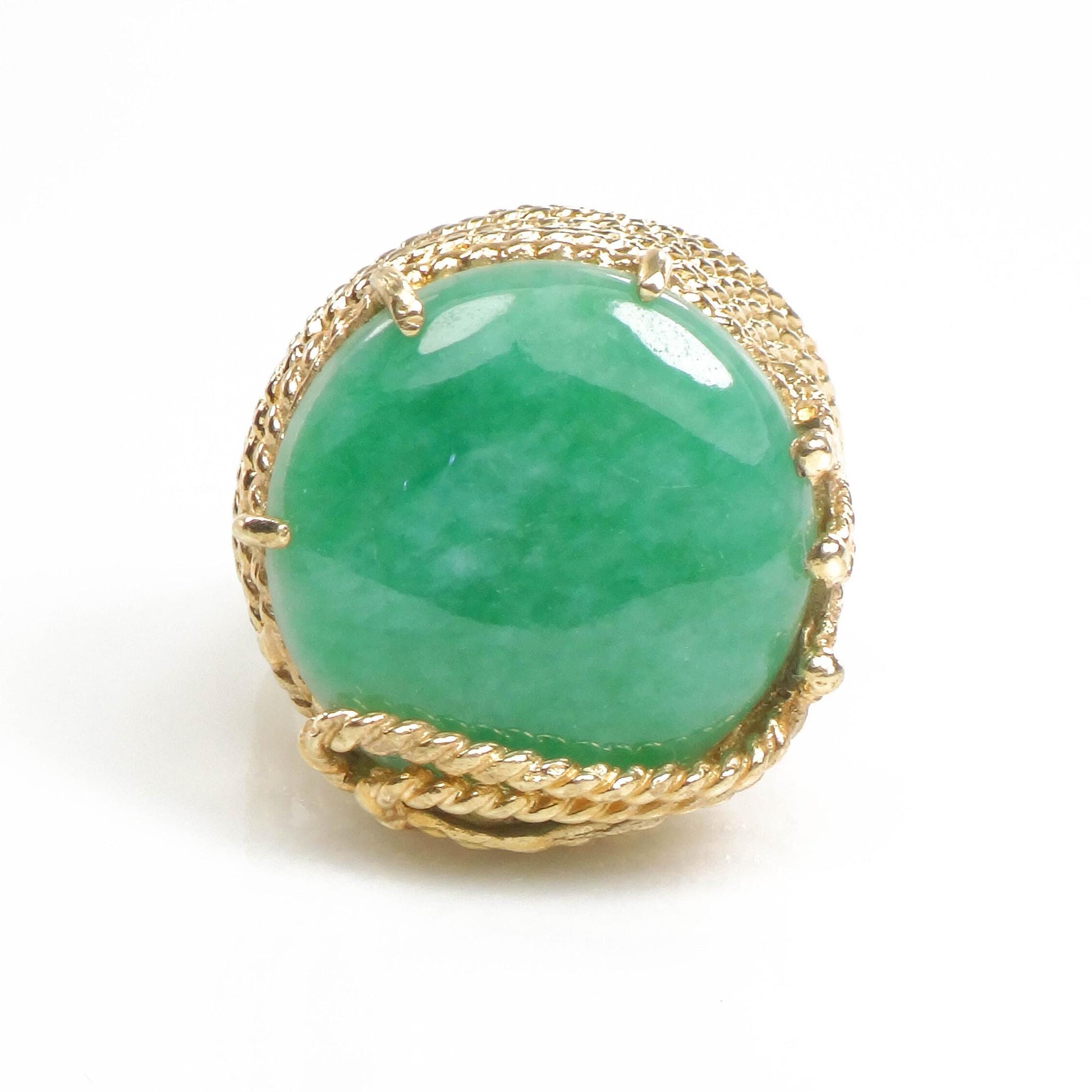 Vintage Large 14k Yellow Gold Round Green Jade Ring Size 7