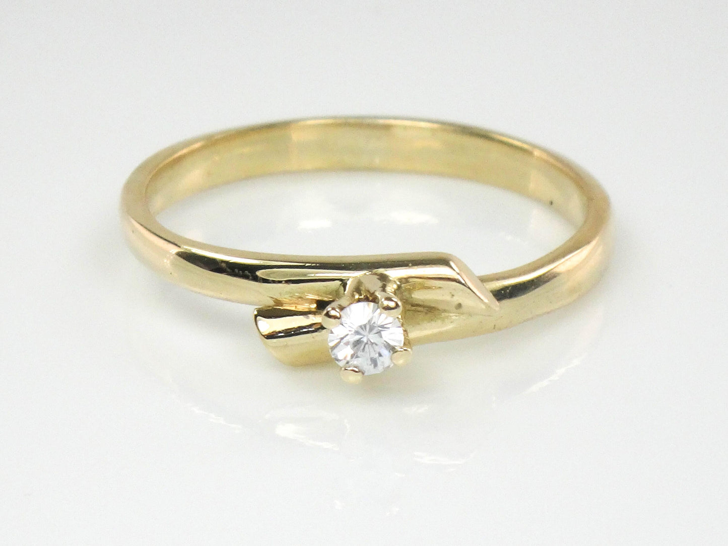 Vintage Thin 14k Yellow Gold Natural Diamond Ring, Everyday Stacking Ring, Size 5.75