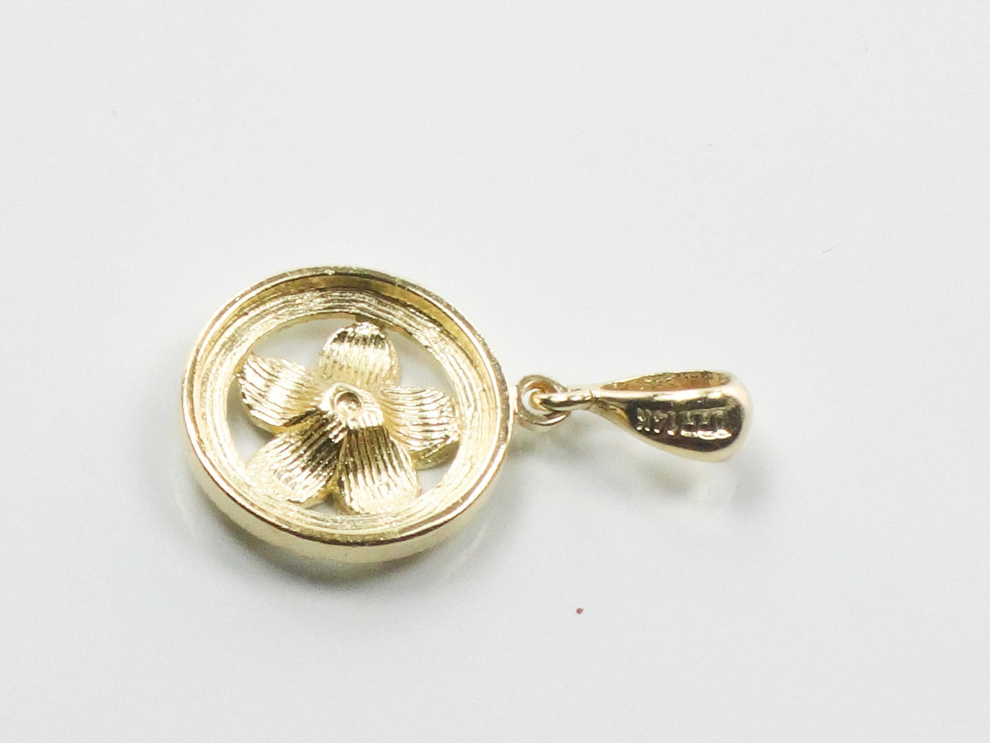 Vintage 14k Yellow Gold Round Floral Pendant, Plumeria Flower Charm