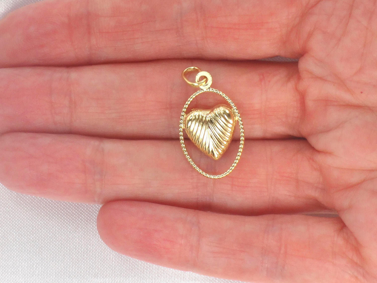18k Yellow Gold Puffy Heart Charm - Vintage Ribbed Pendant in Oval Surround