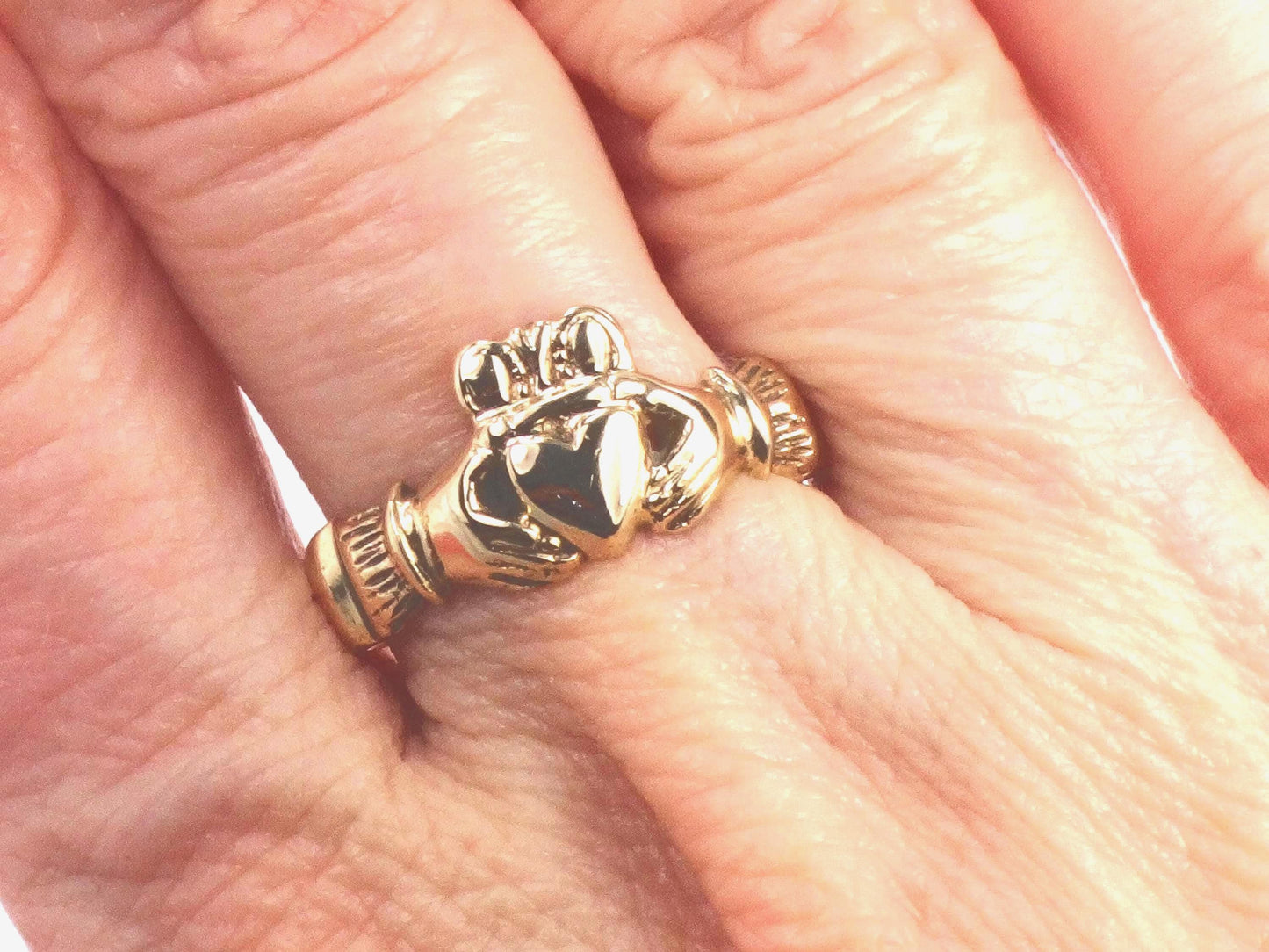 Vintage Solid 14k Yellow Gold Claddagh Ring - Irish Wedding Band - Size 7