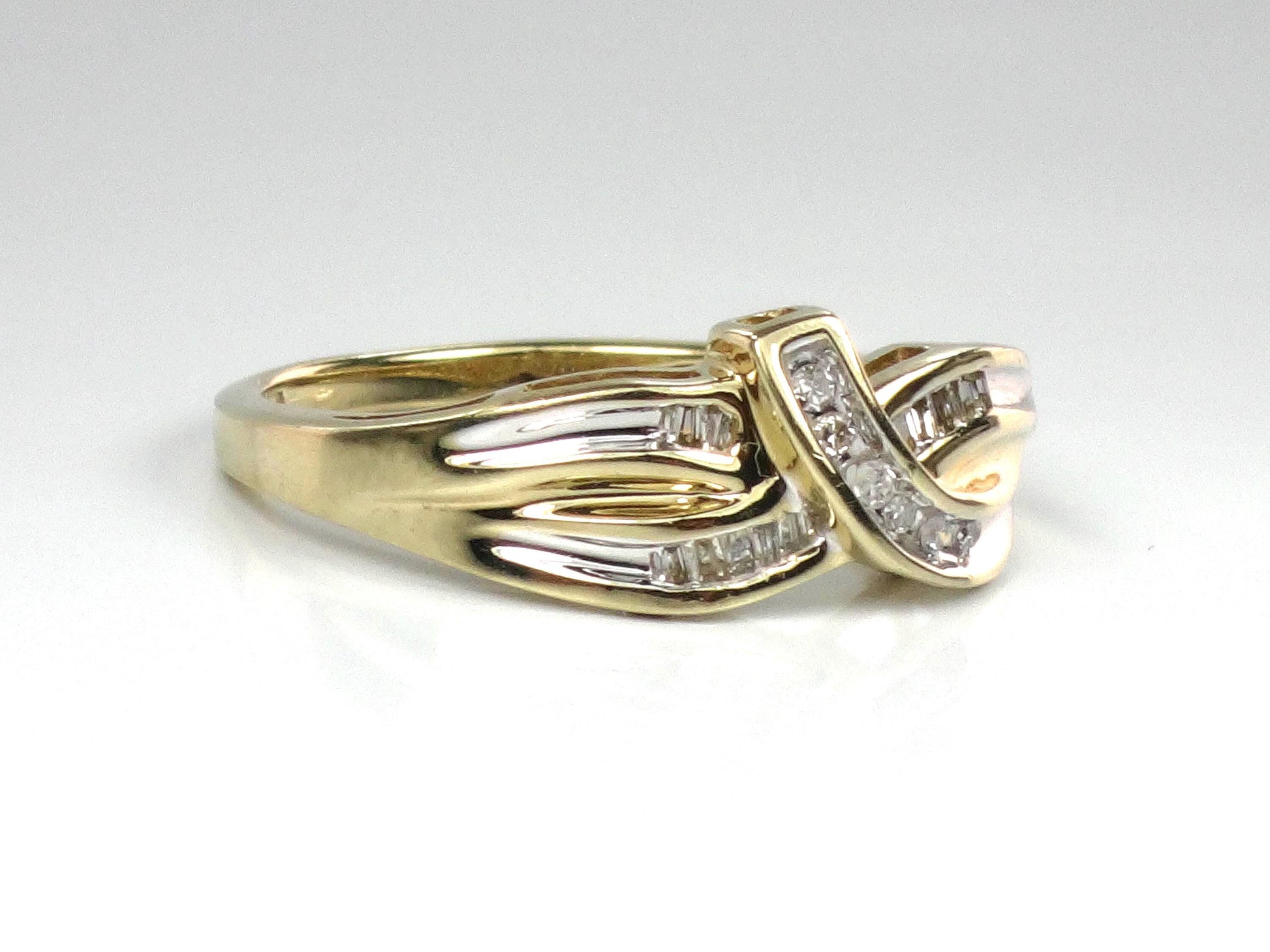 Vintage 10k Gold Diamond Ring - Round and Baguette Cut Natural Diamonds - Size 6.5