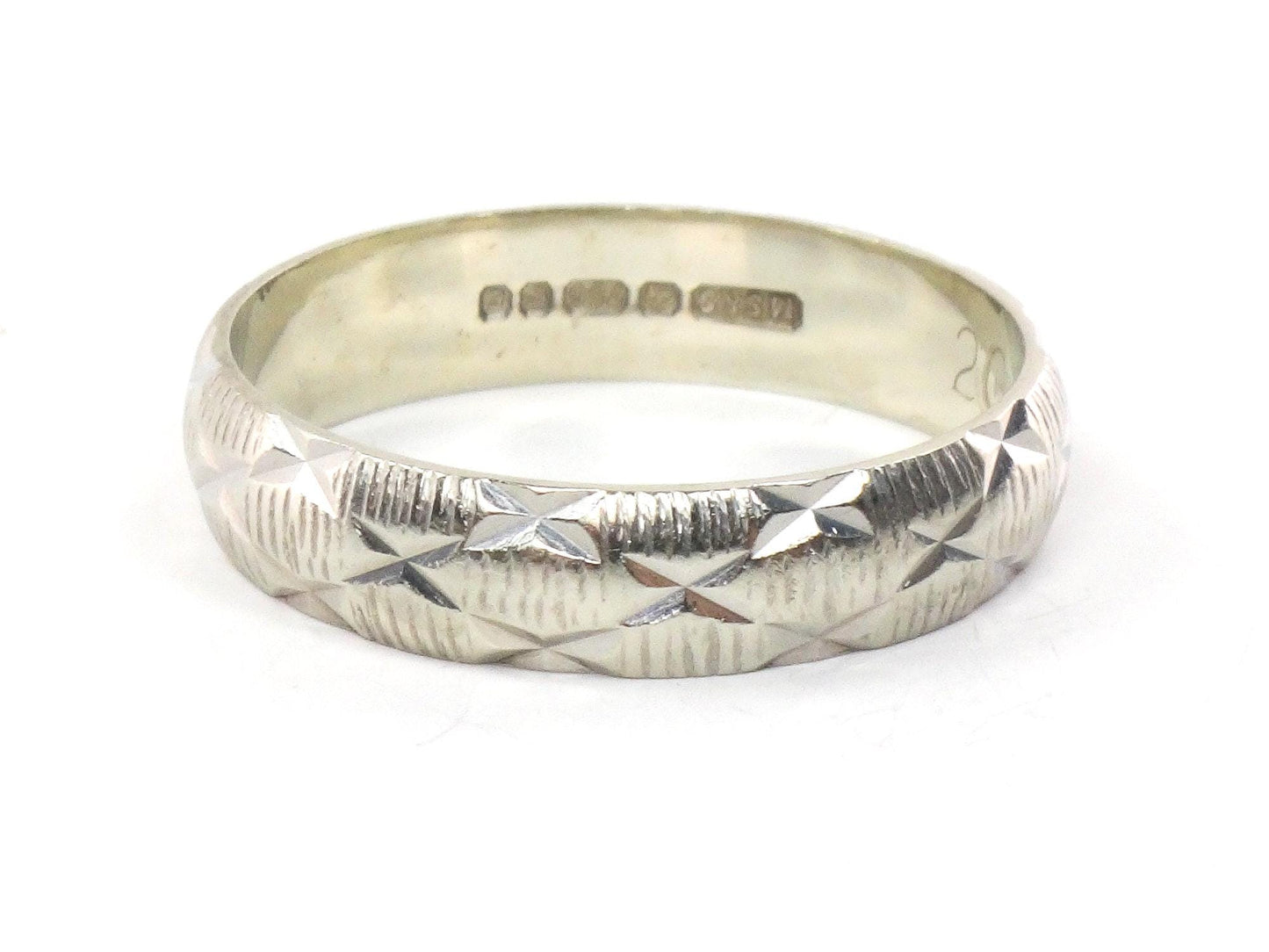 Vintage 18k White Gold Engraved Wedding Band - London Hallmarks, Size 8, 1970s