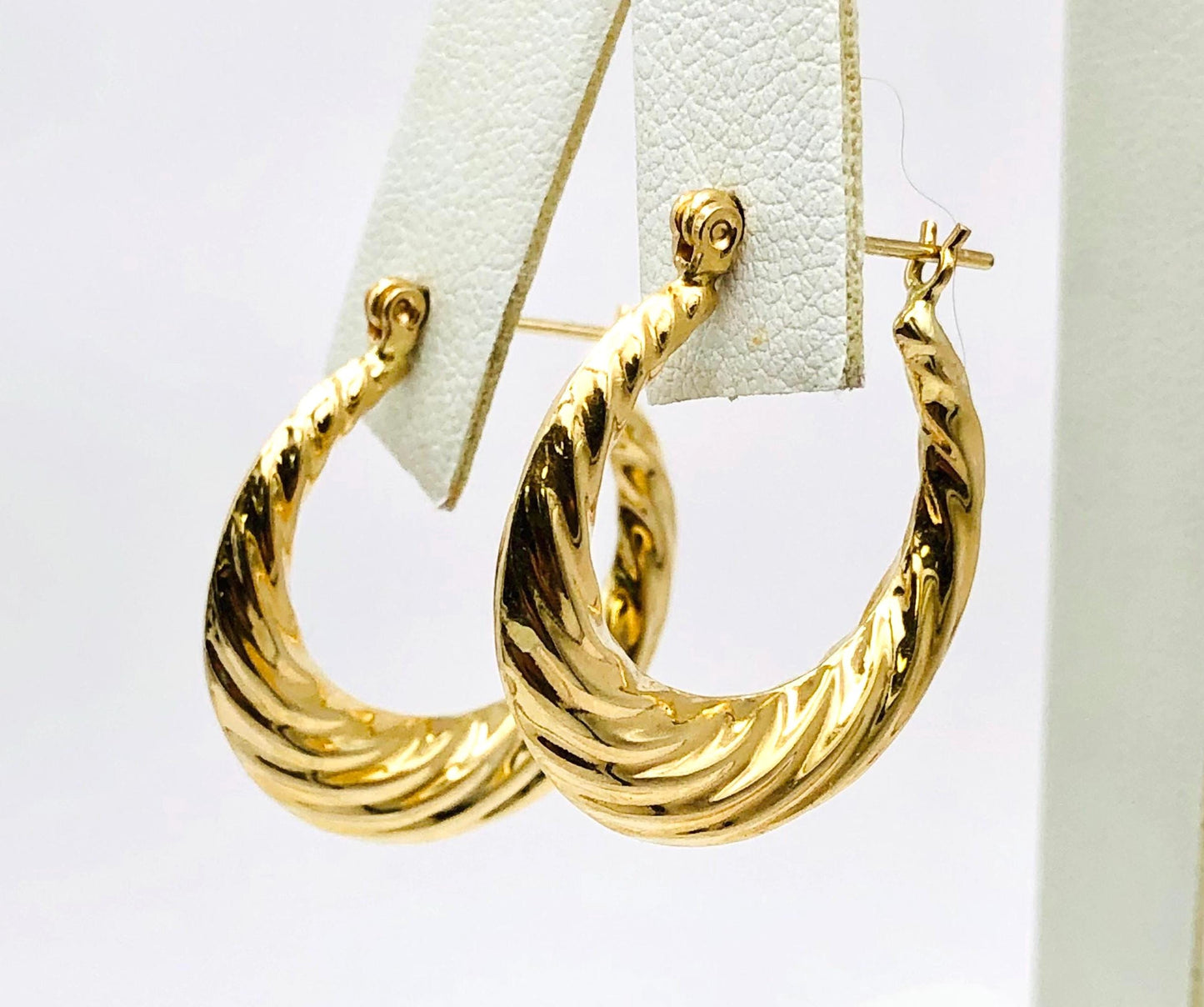 14k Hoop Earrings - Vintage Yellow Gold Twist Style for Everyday - 15/16"